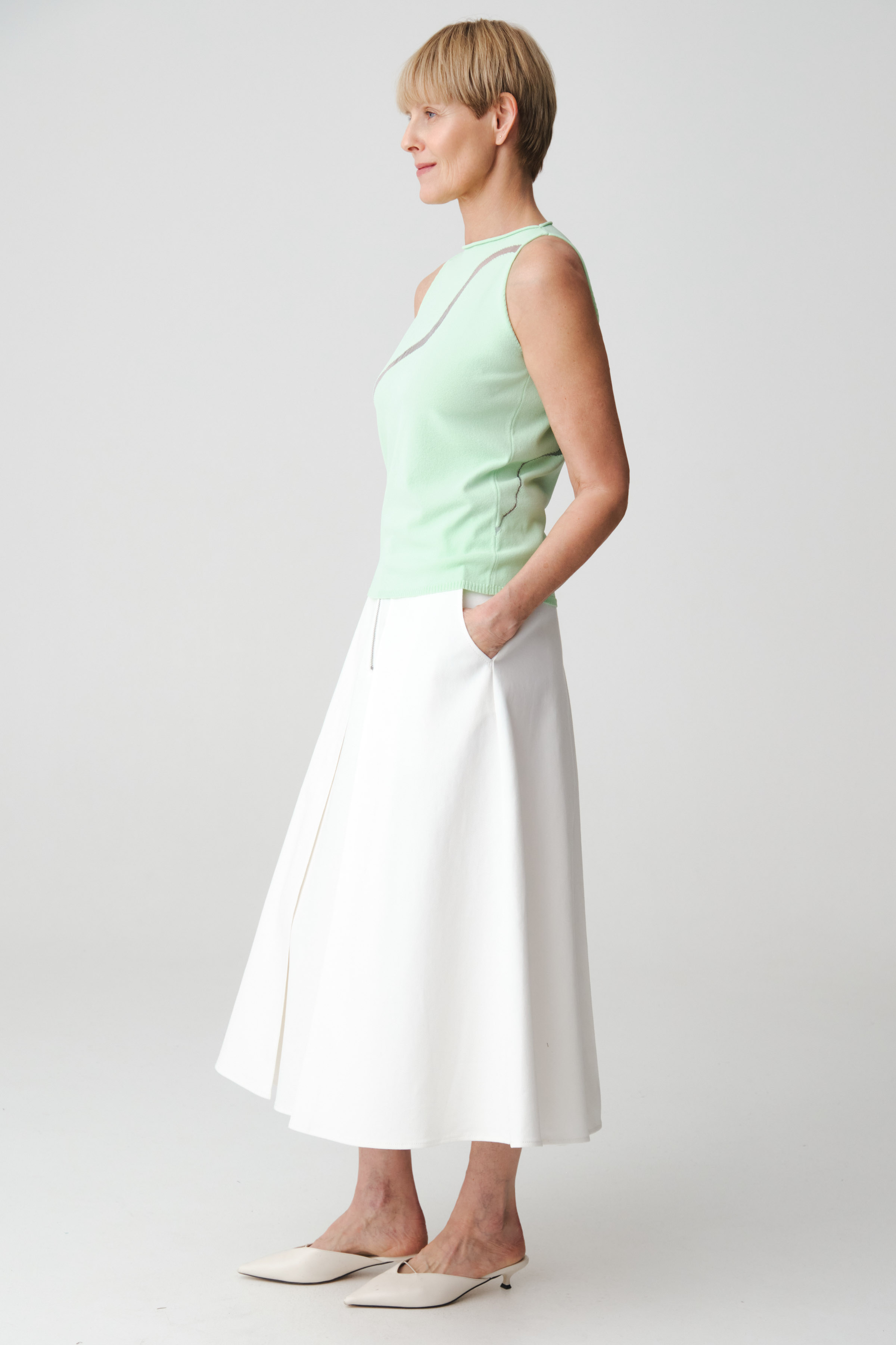 Юбка клеш с глубокими складками