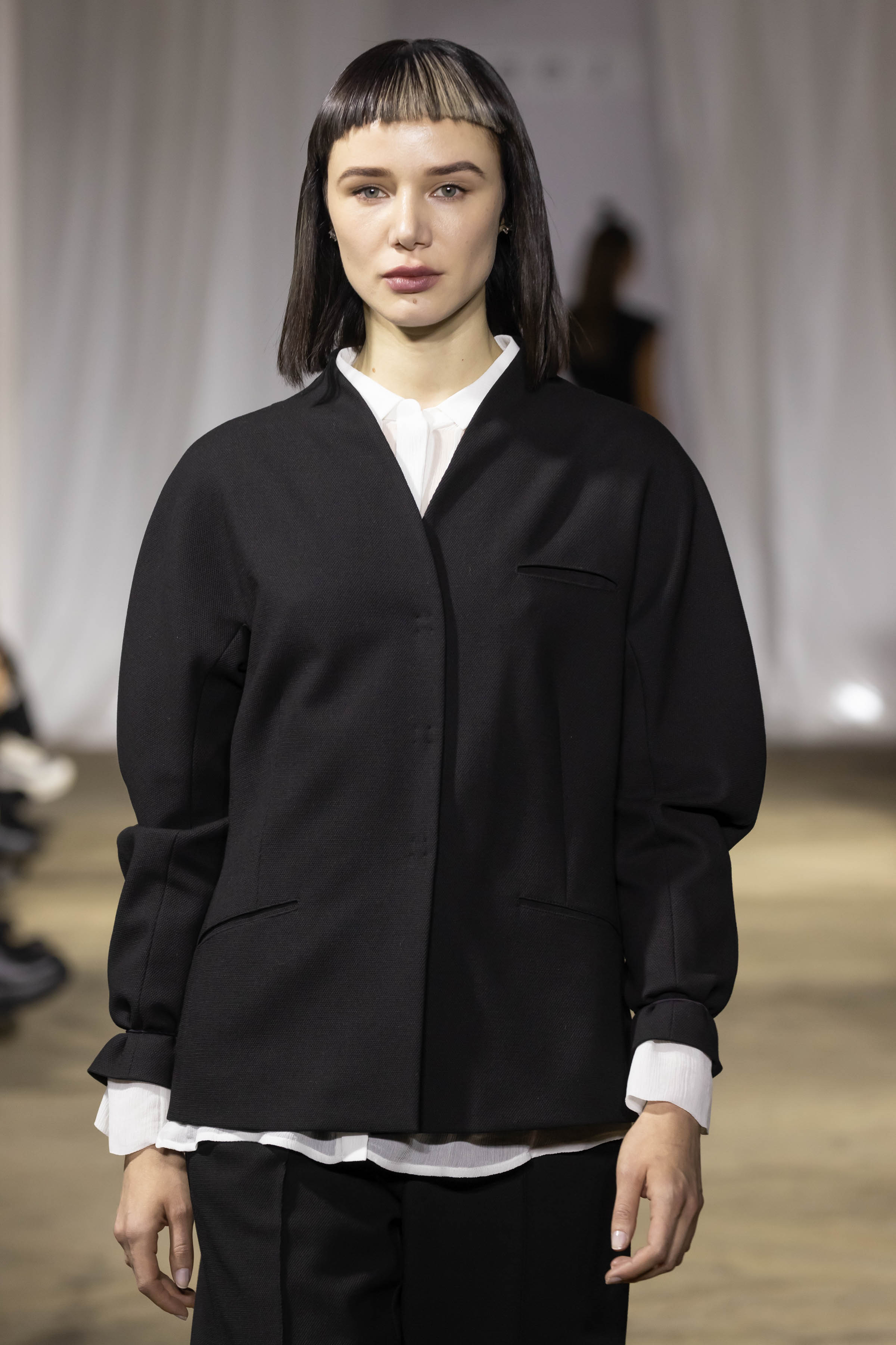 Жакет овал на подкладке 00 Черный (noir) от Lesel (Лесель)! Заказывайте по ✆ 8 (800) 777 02 37