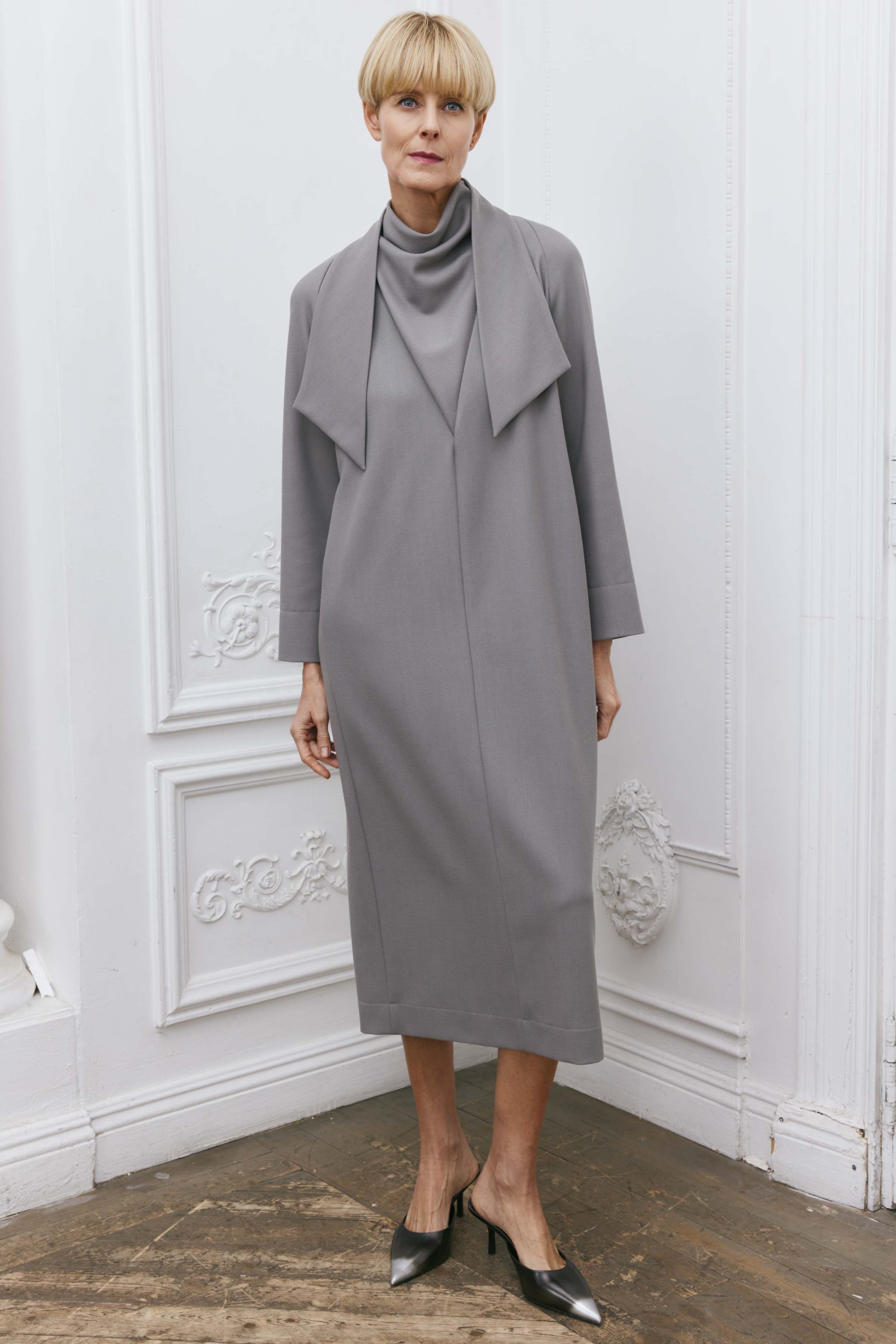 Платье с воротником Качели, длинный рукав 10 Серый (grise), 36 Лазурно-синий (bleu azur), 00 Черный (noir) от Lesel (Лесель)! Заказывайте по ✆ 8 (800) 777 02 37