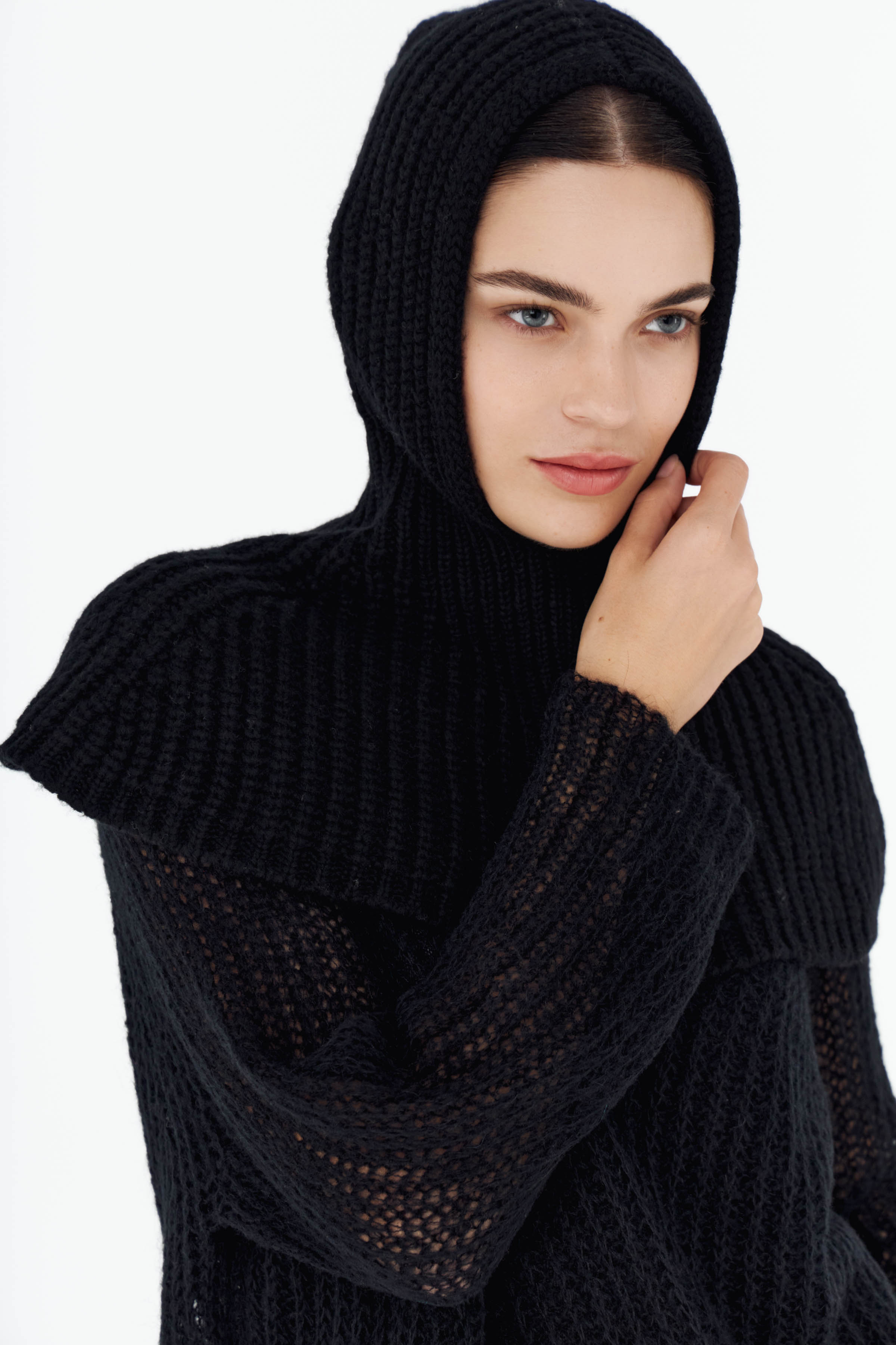 Капор с манишкой 00 Черный (noir), 06 Суфле (souffle) от Lesel (Лесель)! Заказывайте по ✆ 8 (800) 777 02 37