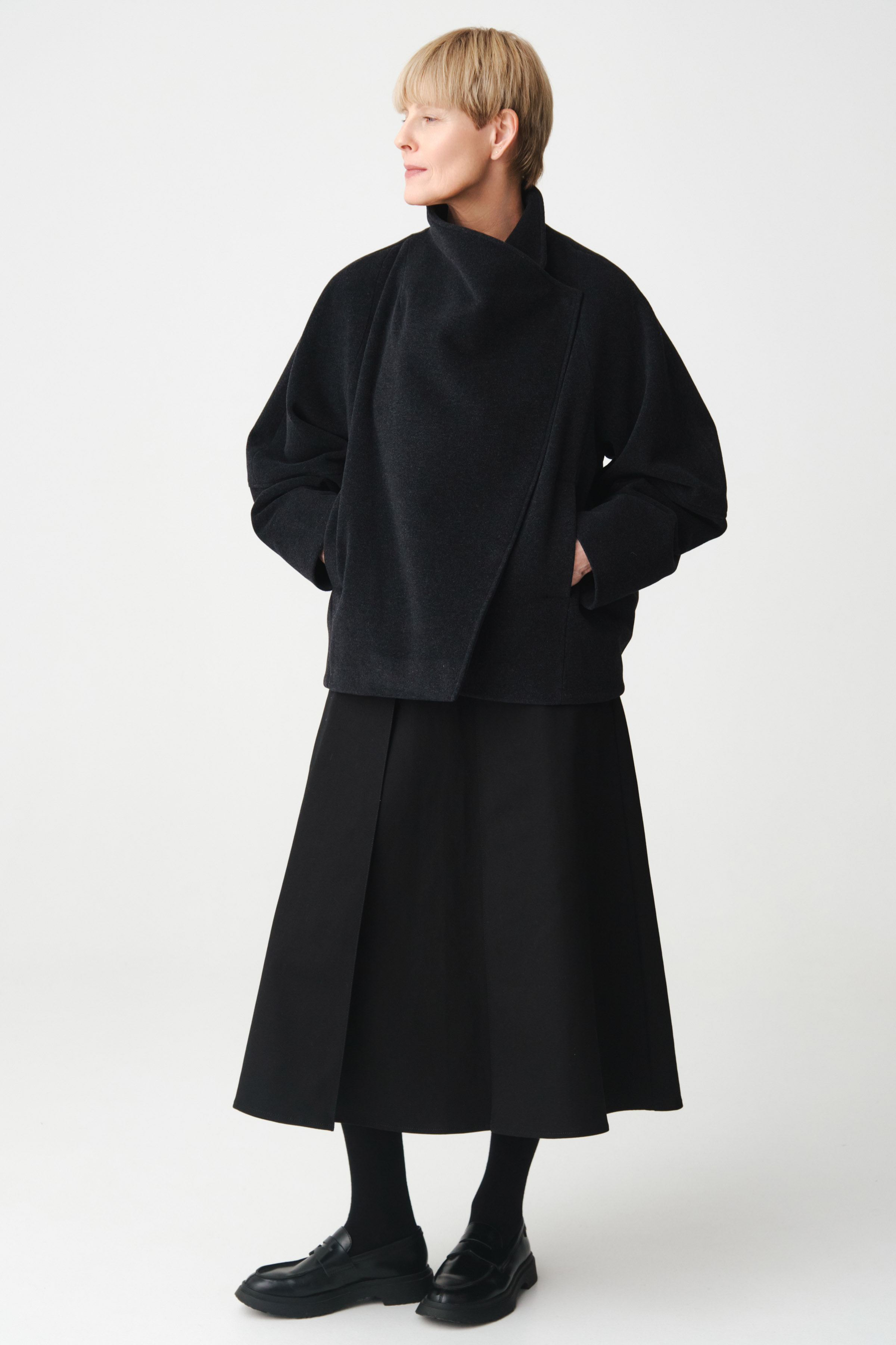 Юбка клеш с глубокими складками