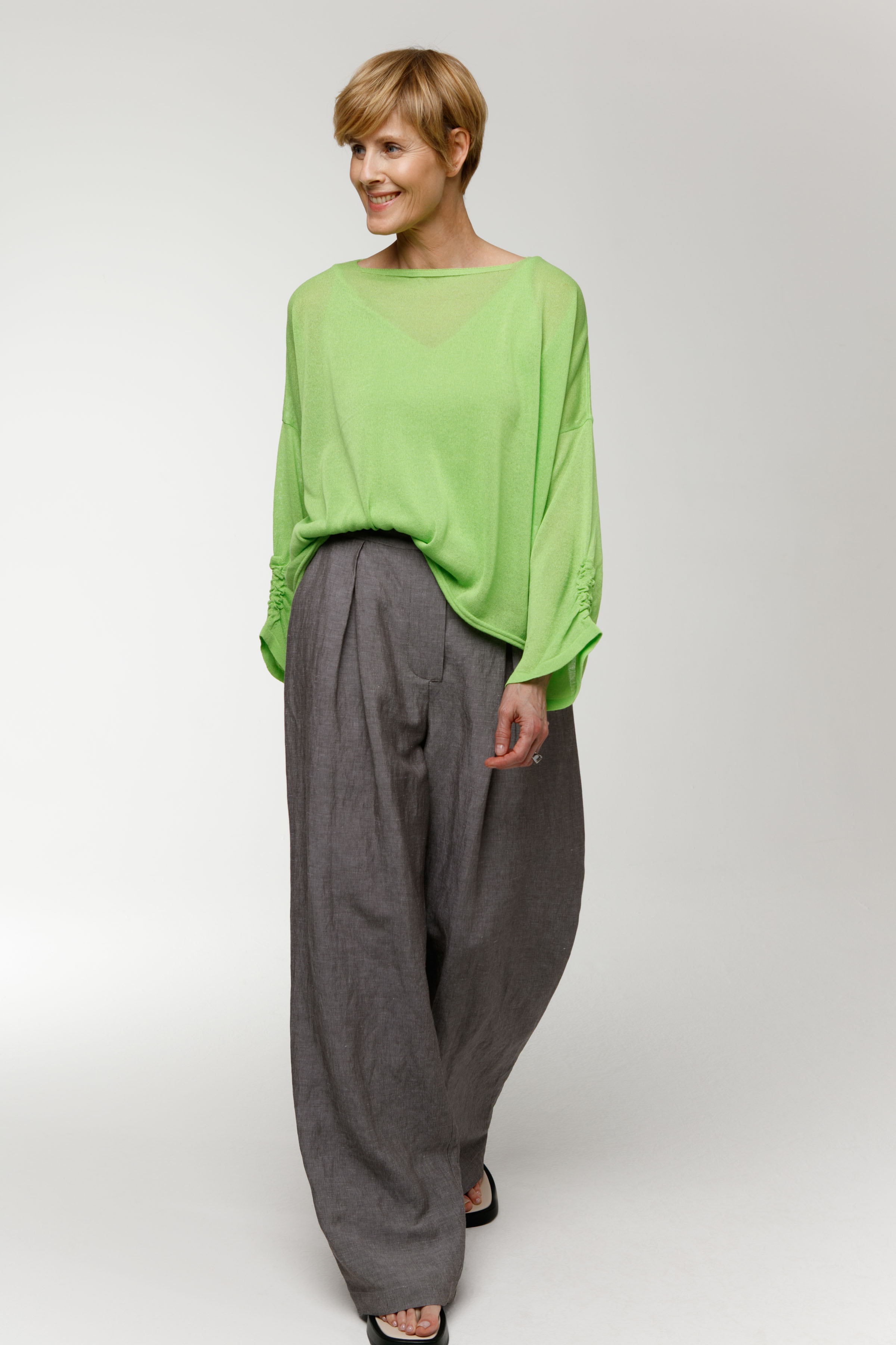 Брюки прямые со складками, лён  от Lesel (Лесель)! Заказывайте по ✆ 8 (800) 777 02 37