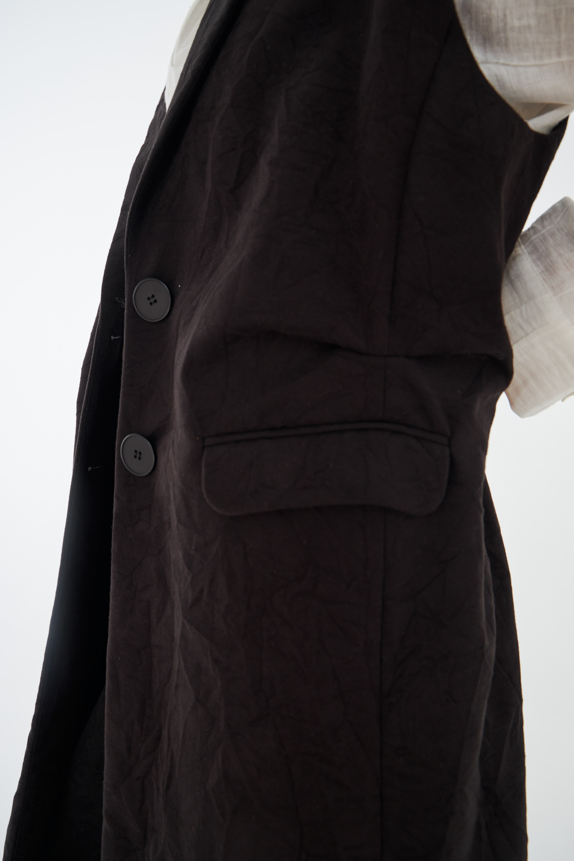 Жилет мятый, удлиненный, с подкладом 00 Черный (noir) от Lesel (Лесель)! Заказывайте по ✆ 8 (800) 777 02 37