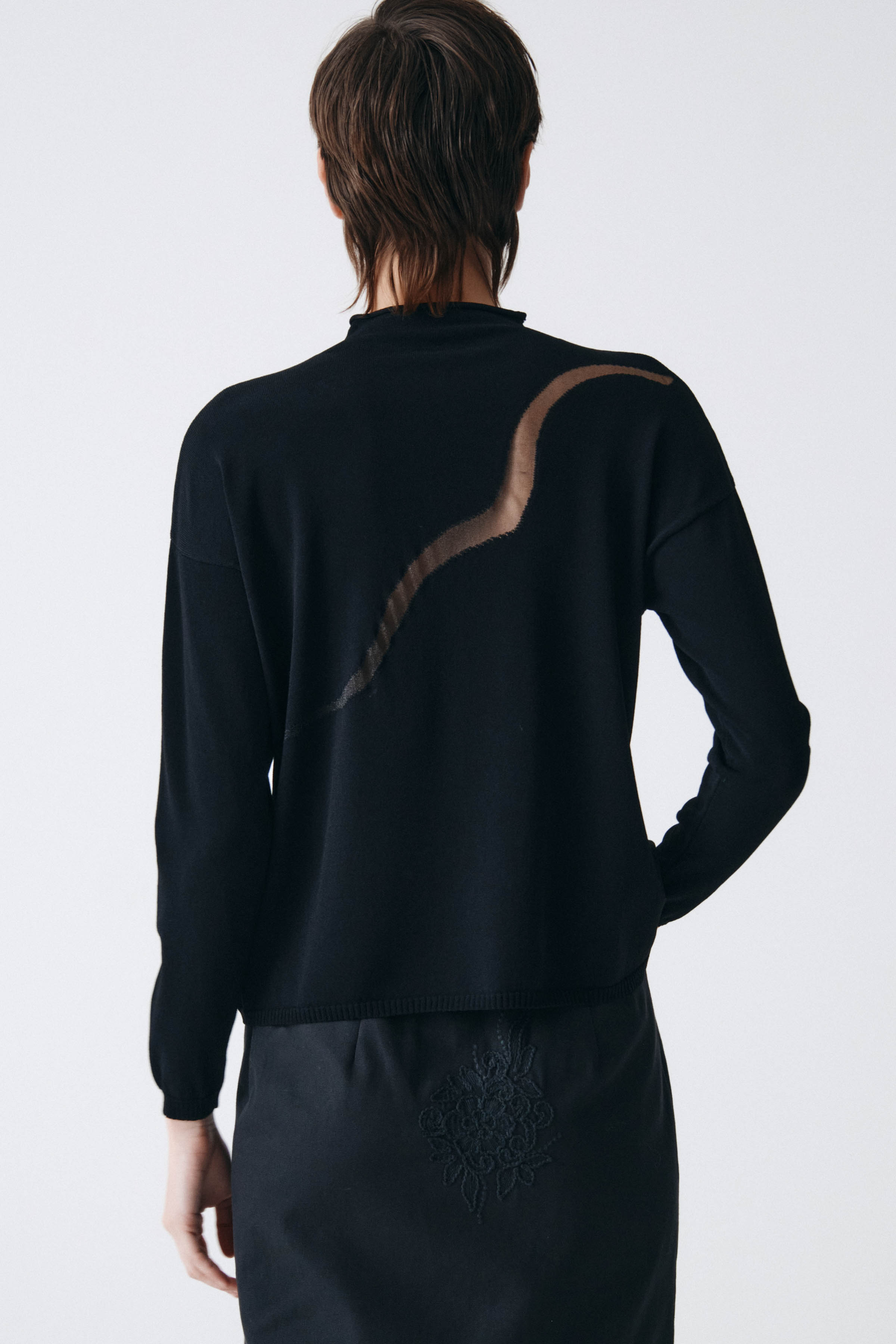 Джемпер водолазка Ломаная линия  от Lesel (Лесель)! Заказывайте по ✆ 8 (800) 777 02 37