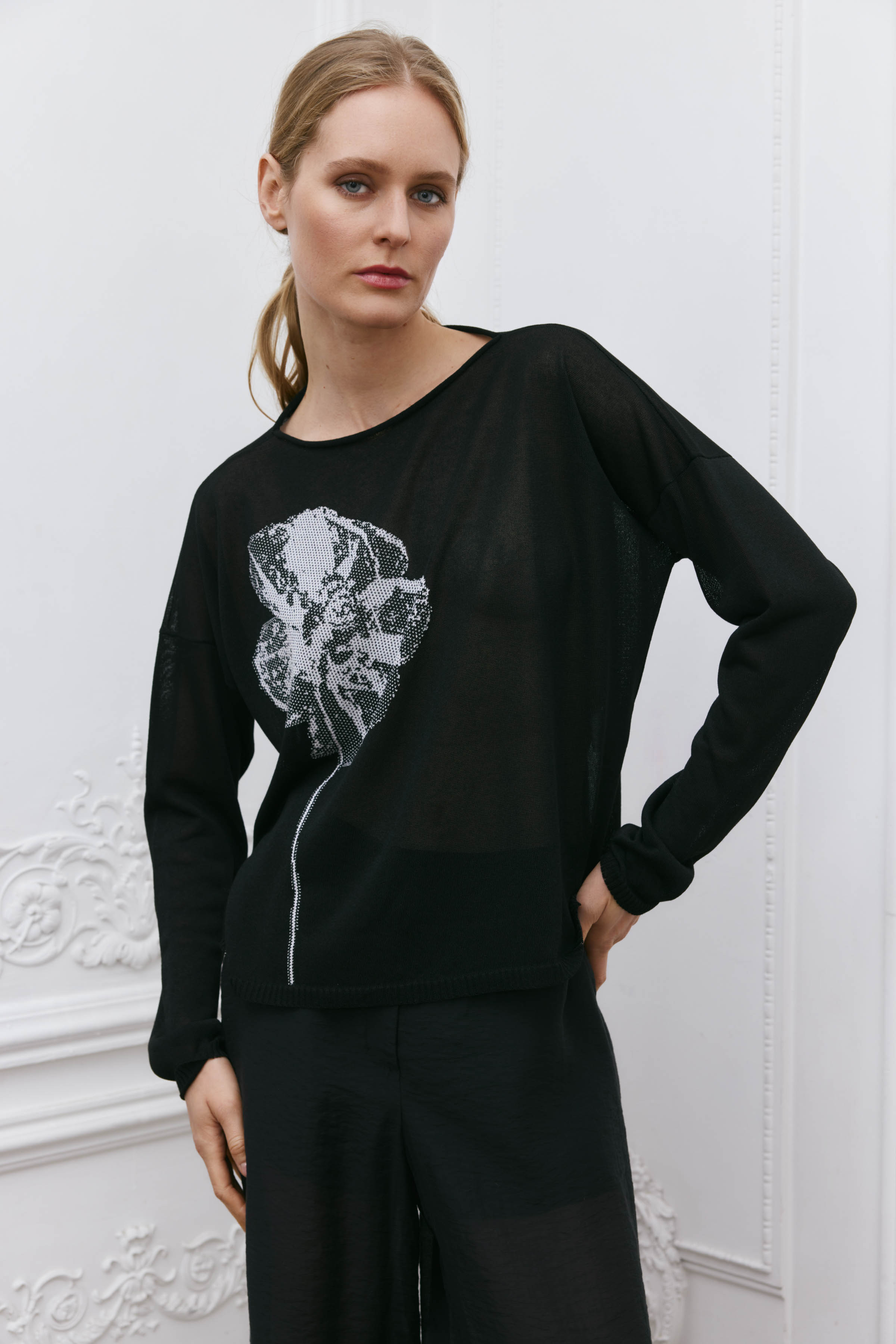 Джемпер Печатный цветок  от Lesel (Лесель)! Заказывайте по ✆ 8 (800) 777 02 37