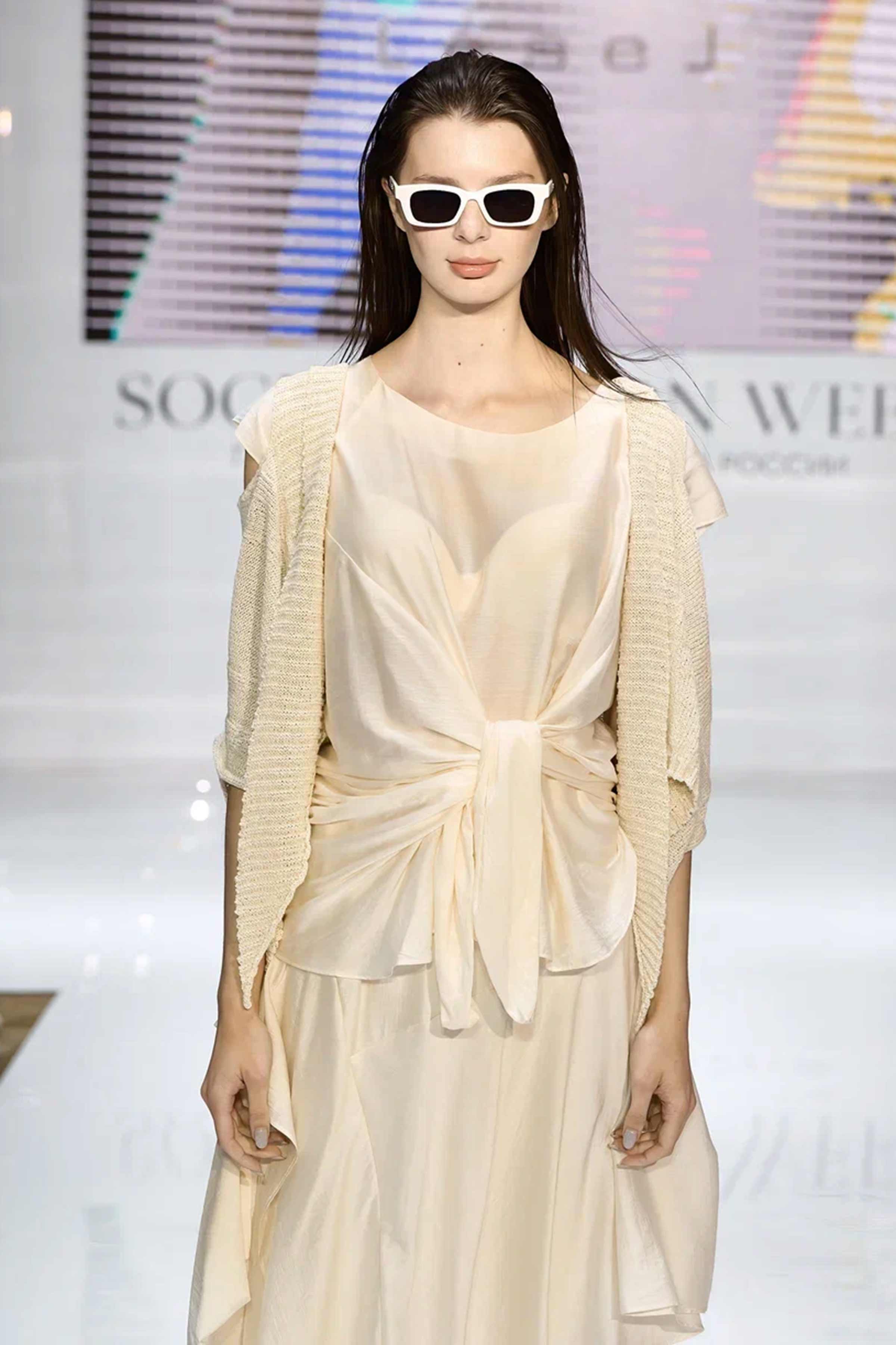 Блуза с узлом, шёлк  от Lesel (Лесель)! Заказывайте по ✆ 8 (800) 777 02 37