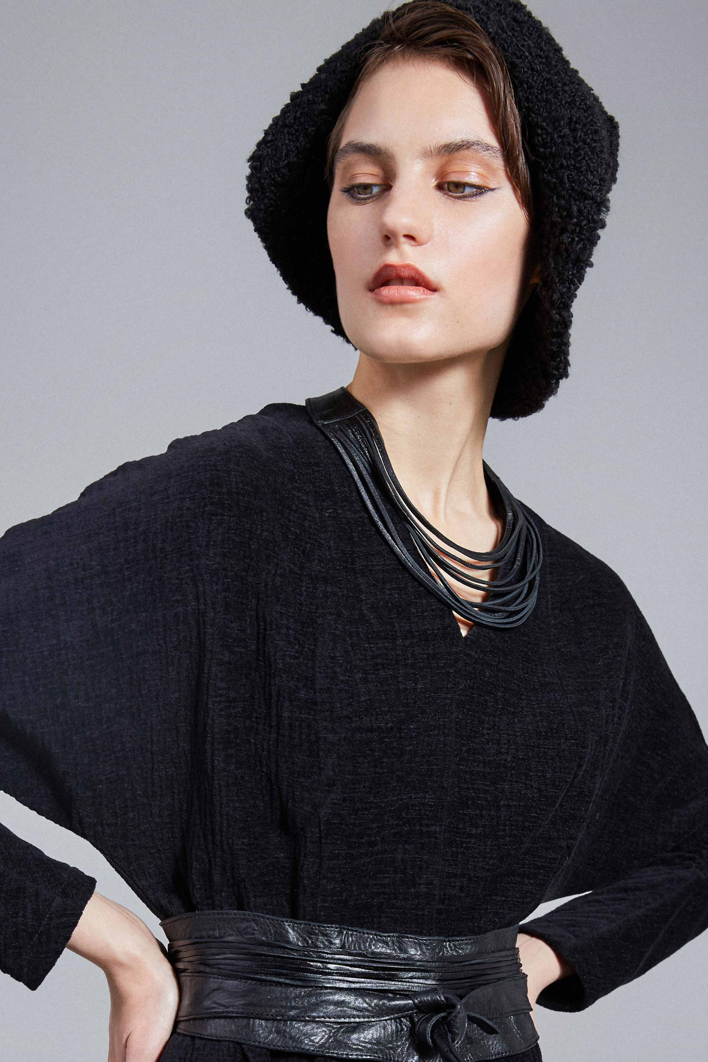 Колье короткое 00 Черный (noir) от Lesel (Лесель)! Заказывайте по ✆ 8 (800) 777 02 37