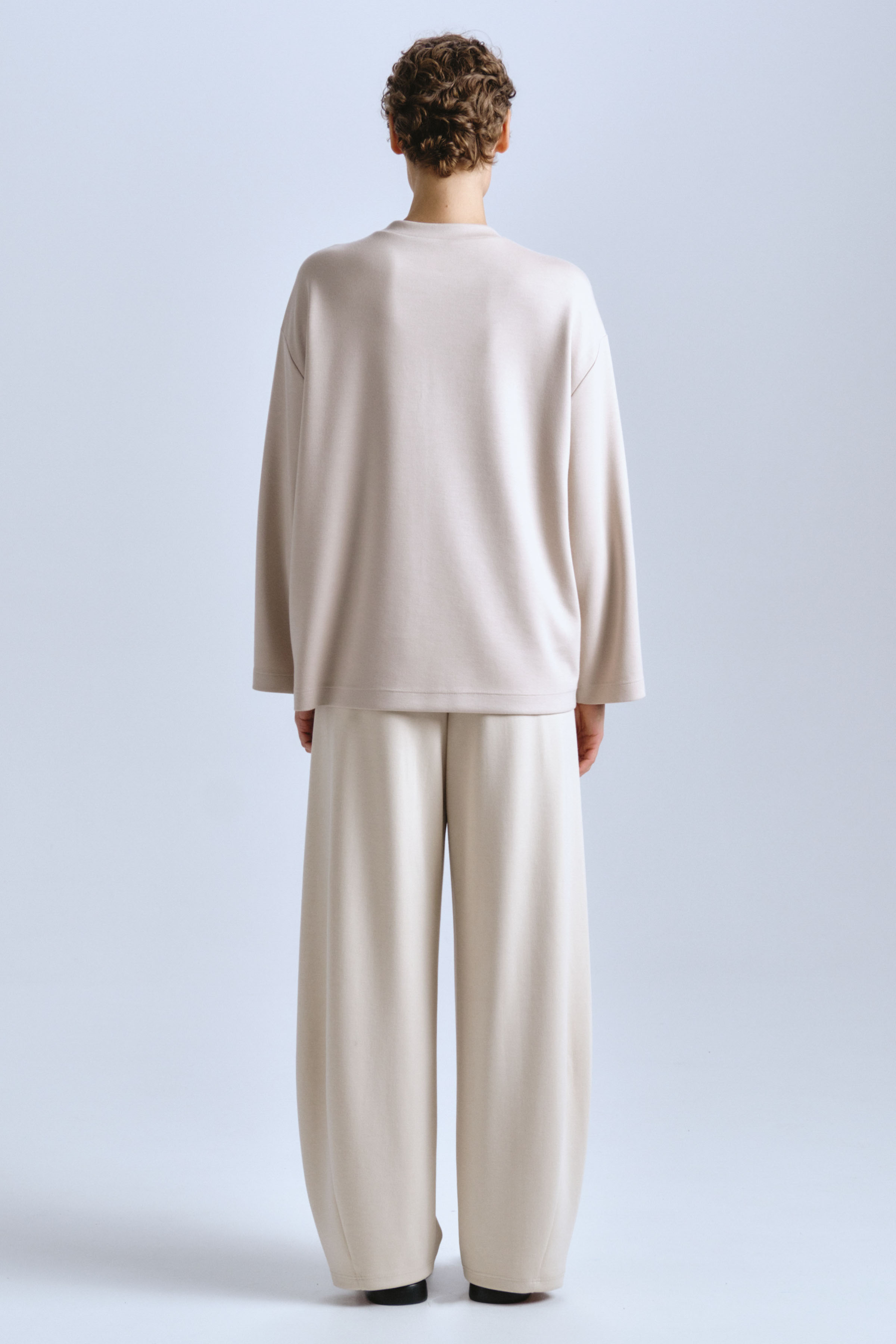 Брюки бананы, мягкое джерси  от Lesel (Лесель)! Заказывайте по ✆ 8 (800) 777 02 37