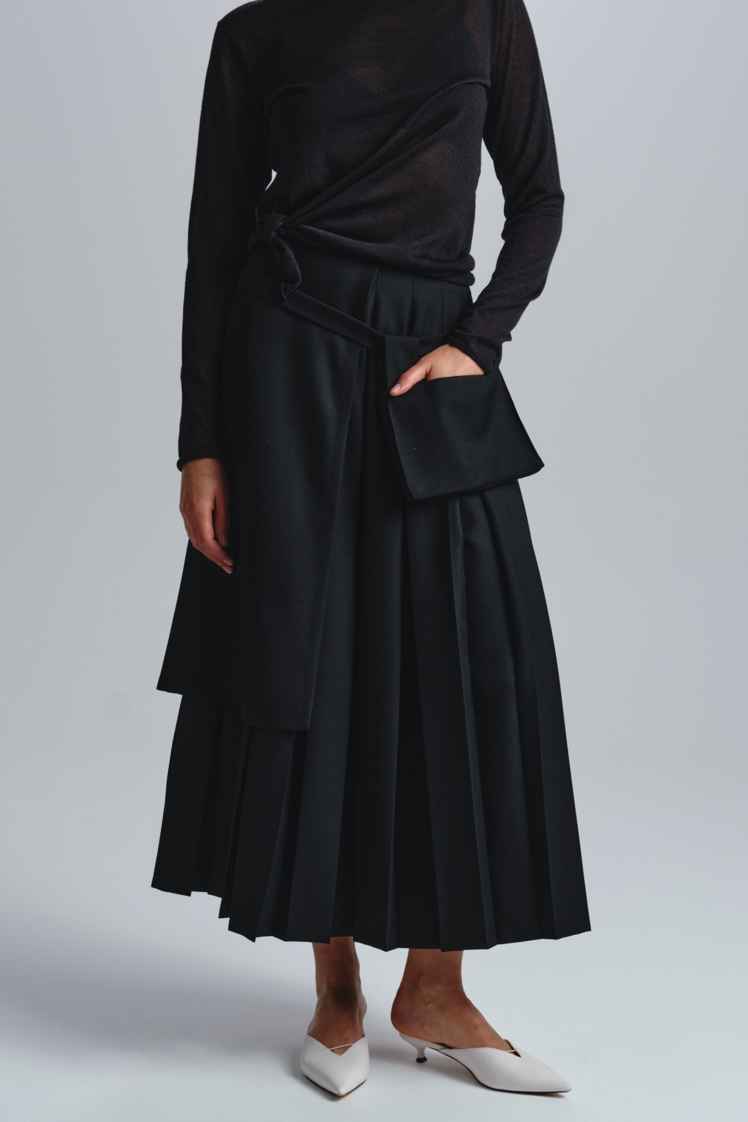 Юбка асимметричное гофре, шерсть 00 Черный (noir) от Lesel (Лесель)! Заказывайте по ✆ 8 (800) 777 02 37