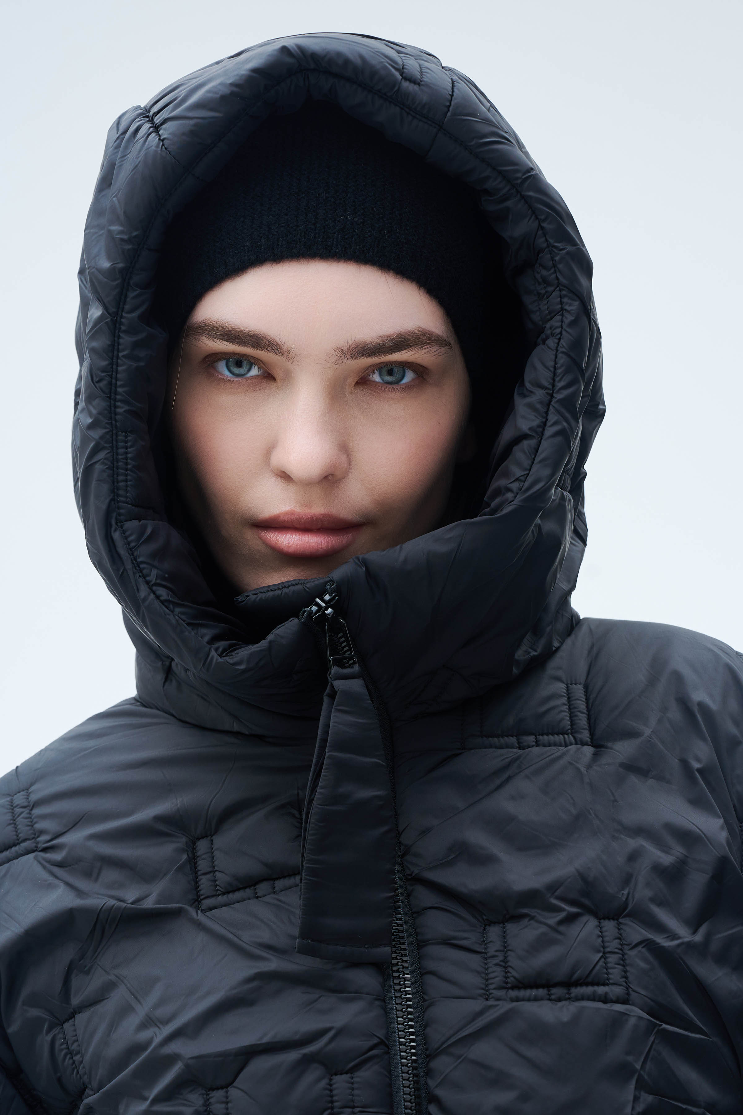 Пальто стежка лого, среднее 00 Черный (noir), 74 Тень (ombre) от Lesel (Лесель)! Заказывайте по ✆ 8 (800) 777 02 37