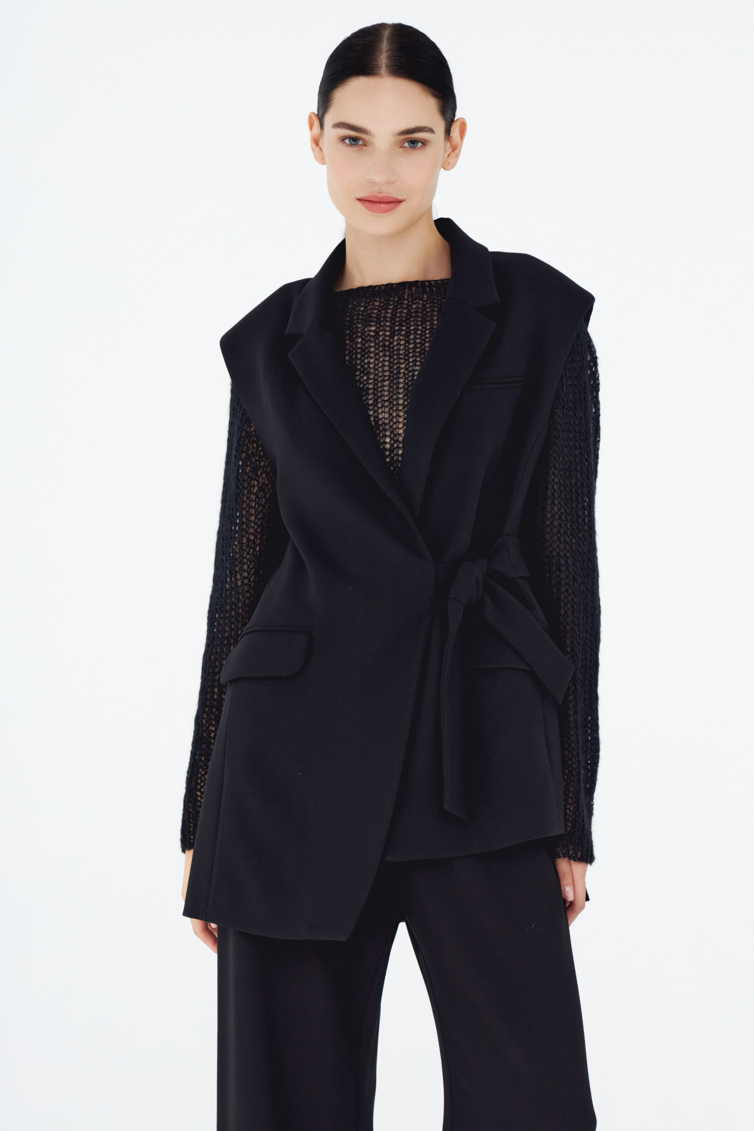 Жилет асимметрия, гладкий, с подкладом 00 Черный (noir), 27 Бордо (burdeaux), 15 Серый меланж (melange gris) от Lesel (Лесель)! Заказывайте по ✆ 8 (800) 777 02 37