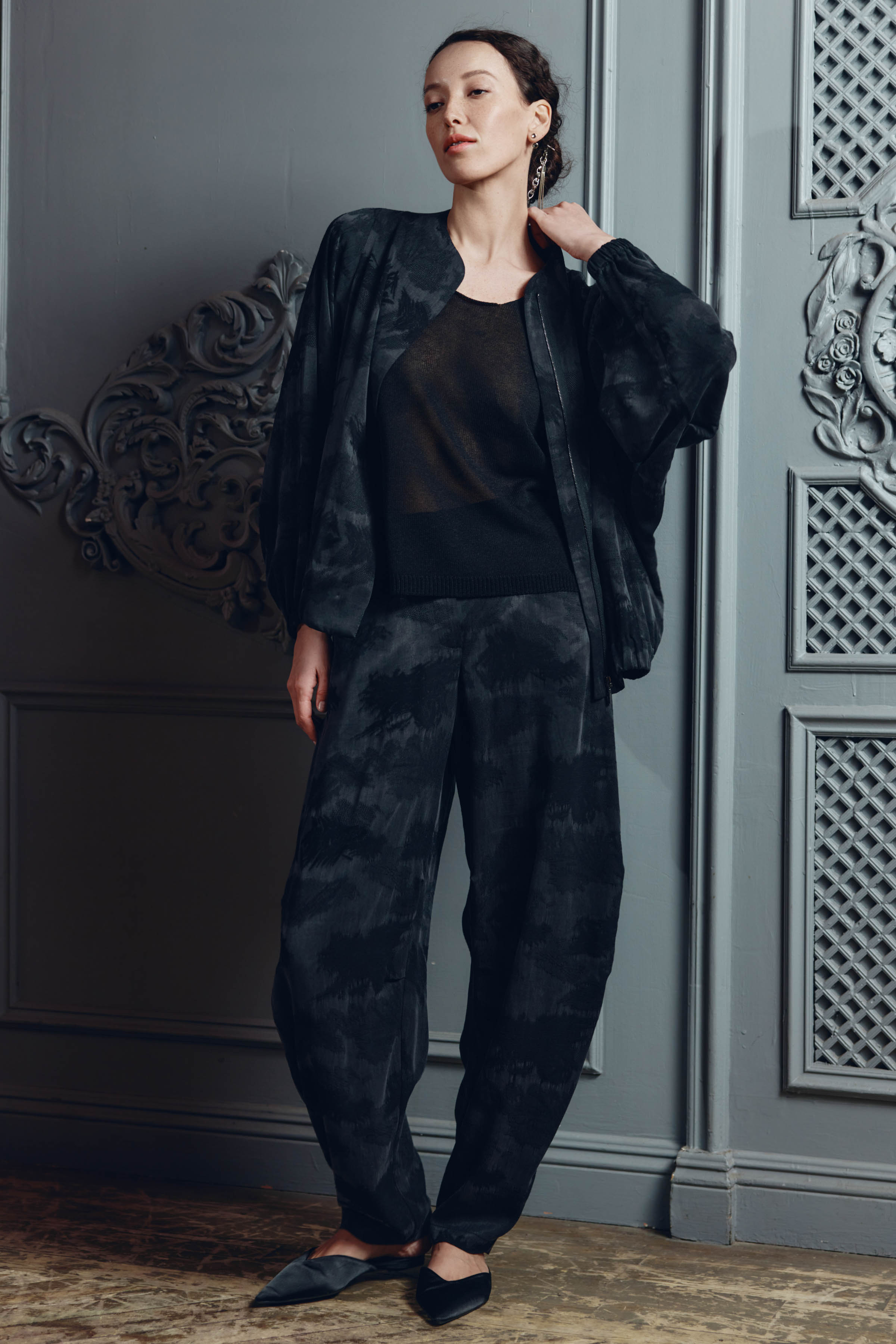 Брюки овал с защипами, жаккард  от Lesel (Лесель)! Заказывайте по ✆ 8 (800) 777 02 37