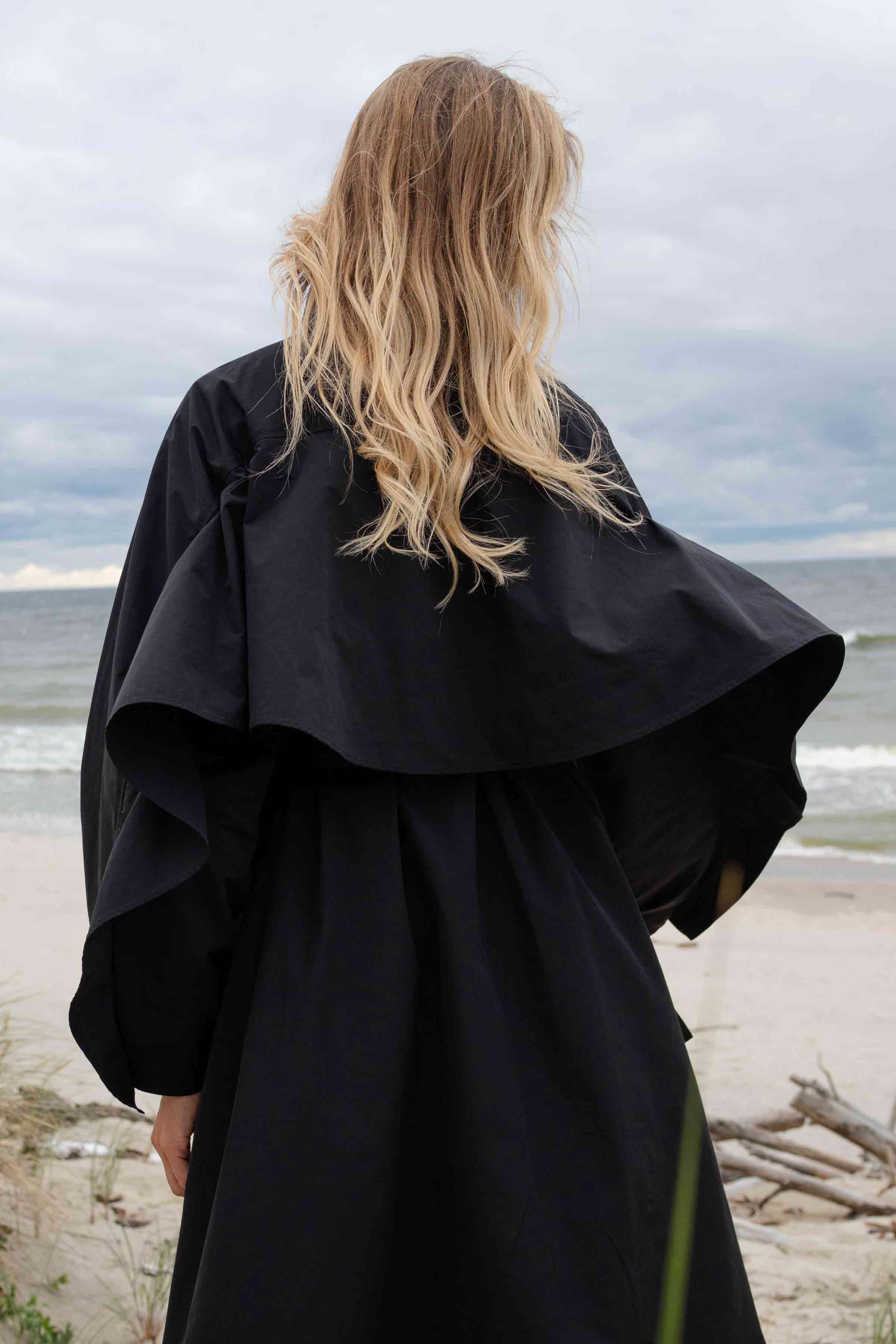 Тренч прямой Крылатый 00 Черный (noir) от Lesel (Лесель)! Заказывайте по ✆ 8 (800) 777 02 37