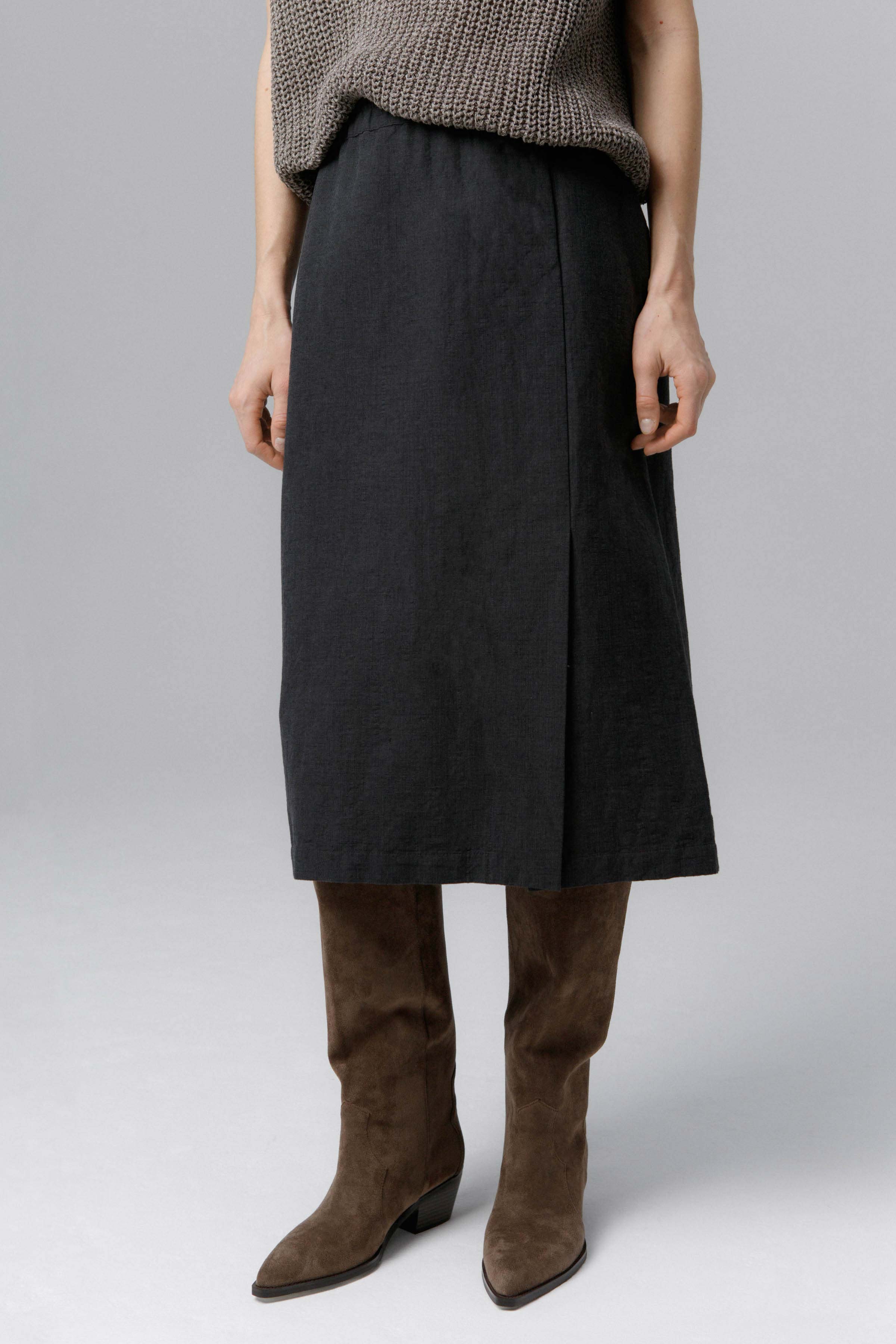 Юбка Прямая со шлицей, костюмная 11 Антрацит (anthracite) от Lesel (Лесель)! Заказывайте по ✆ 8 (800) 777 02 37