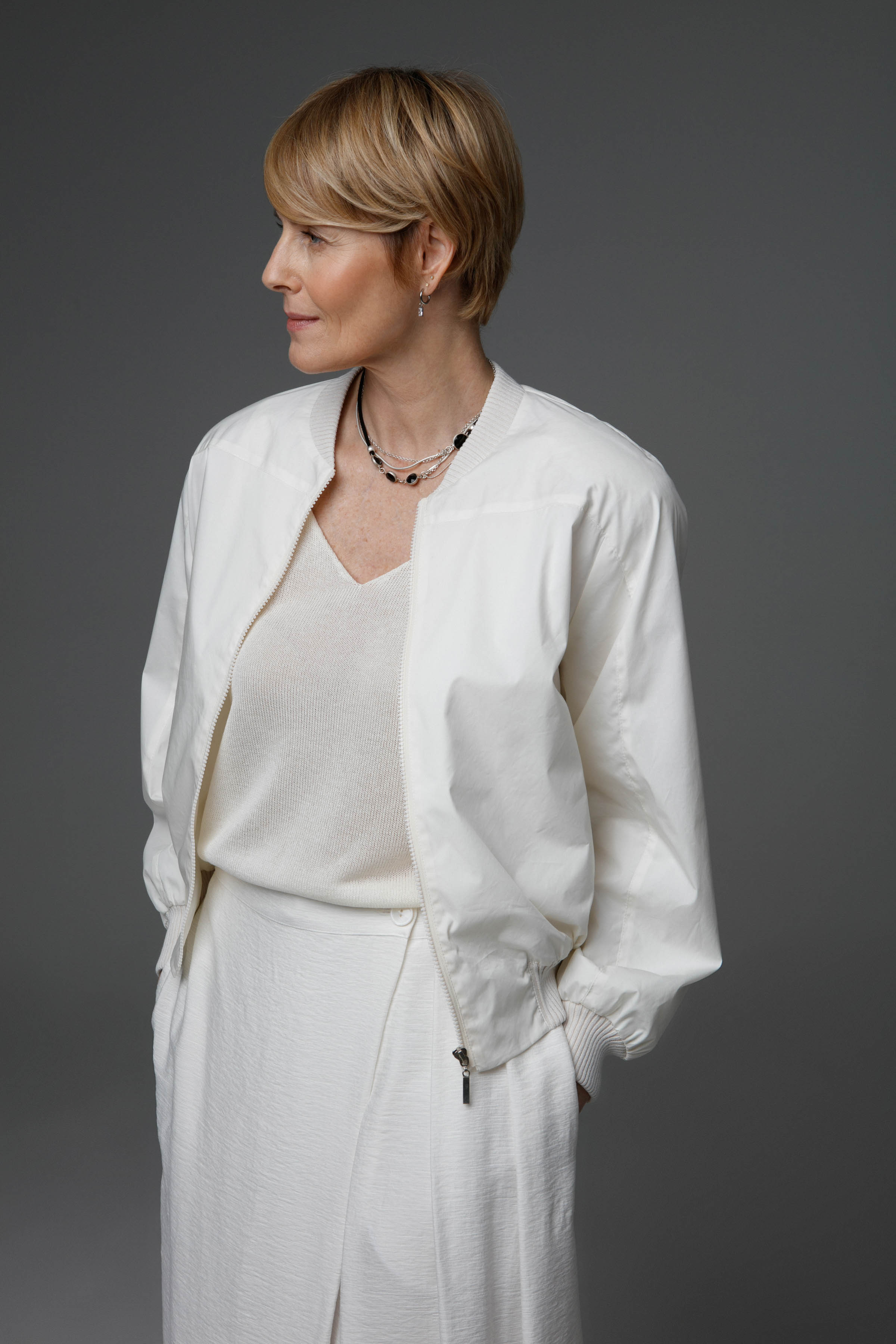 Куртка бомбер короткий, на подкладке 03 Кварц (quartz) от Lesel (Лесель)! Заказывайте по ✆ 8 (800) 777 02 37