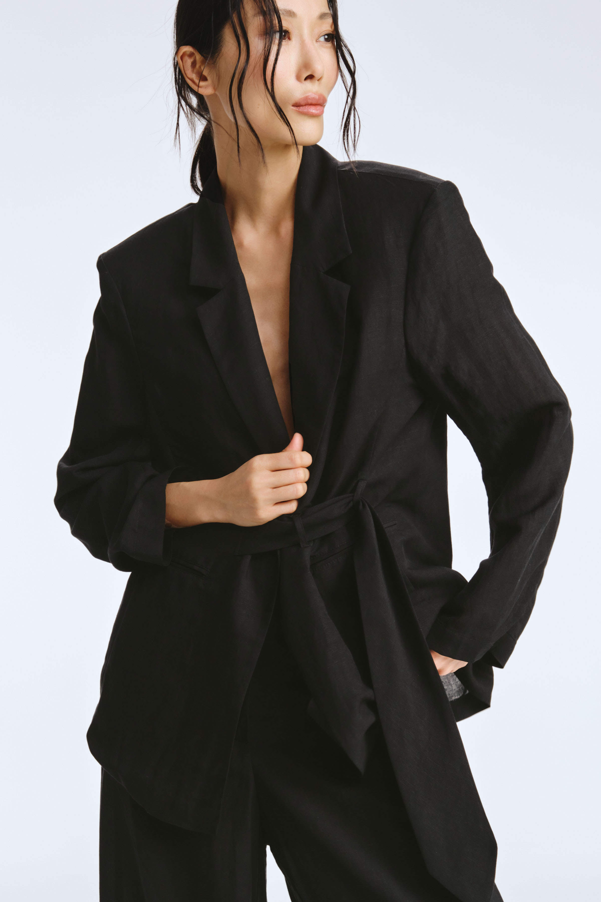 Жакет прямой, с хлястиком, тонкий лен 00 Черный (noir) от Lesel (Лесель)! Заказывайте по ✆ 8 (800) 777 02 37