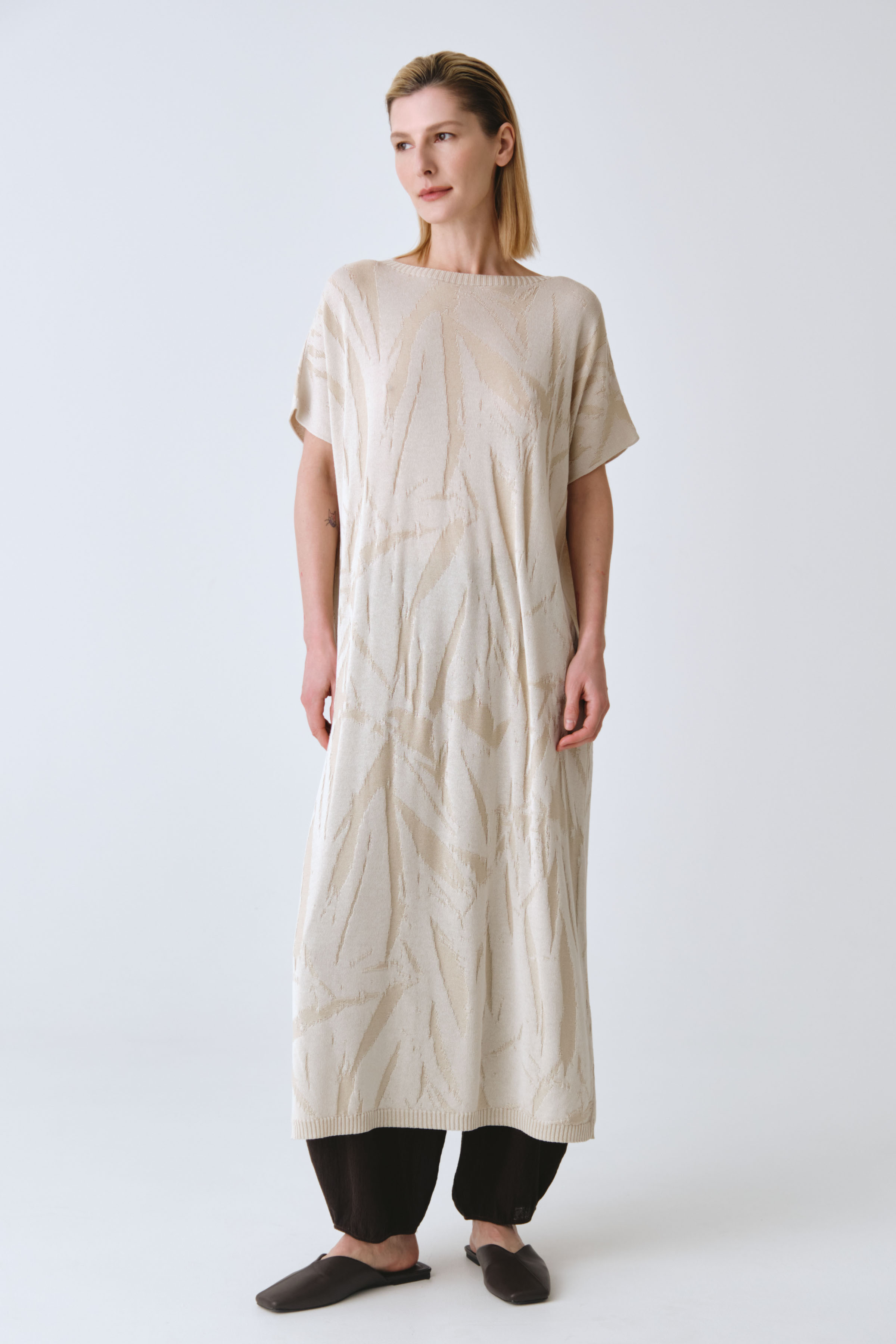 Платье с коротким рукавом Креш