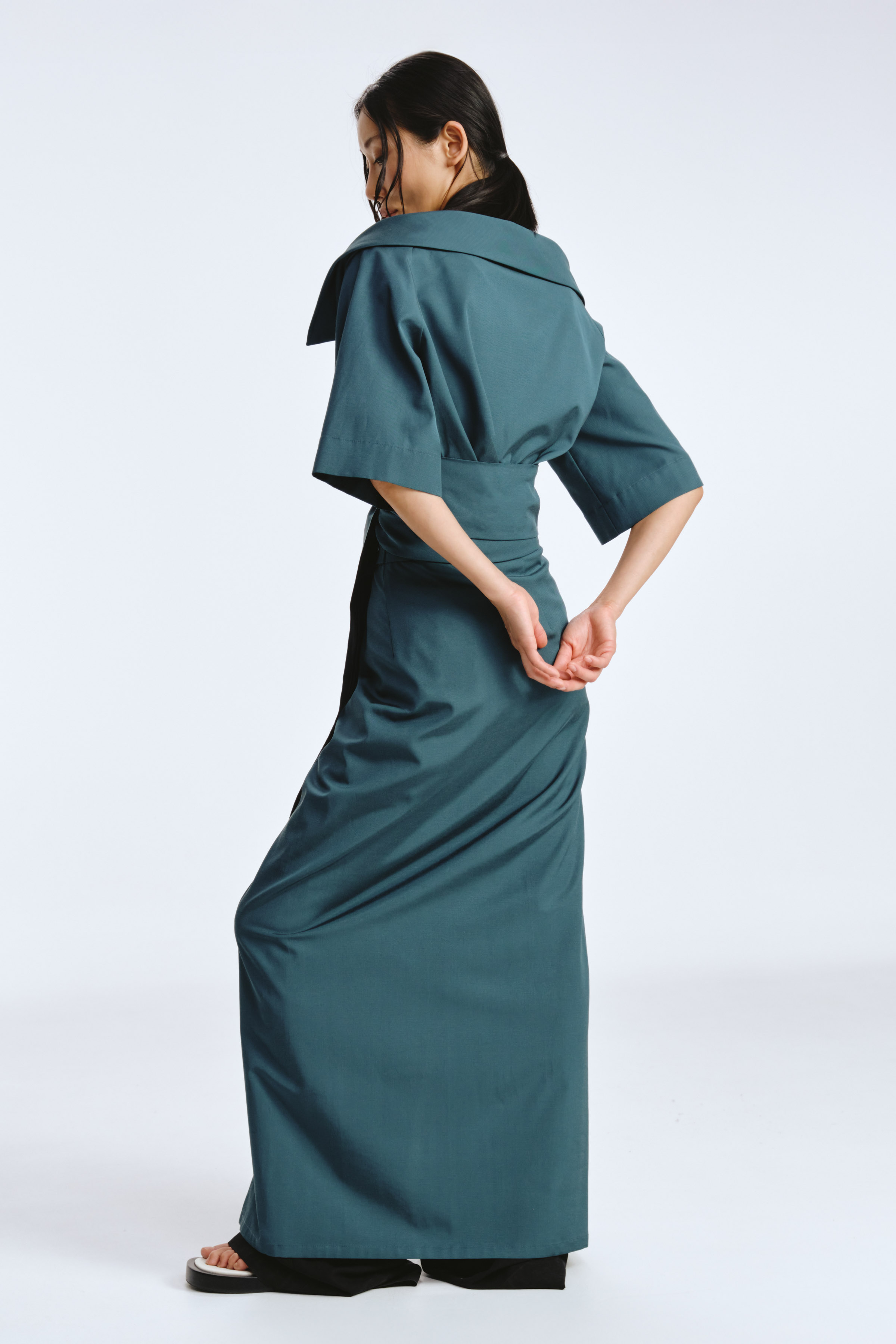 Юбка прямая, запах с пряжкой