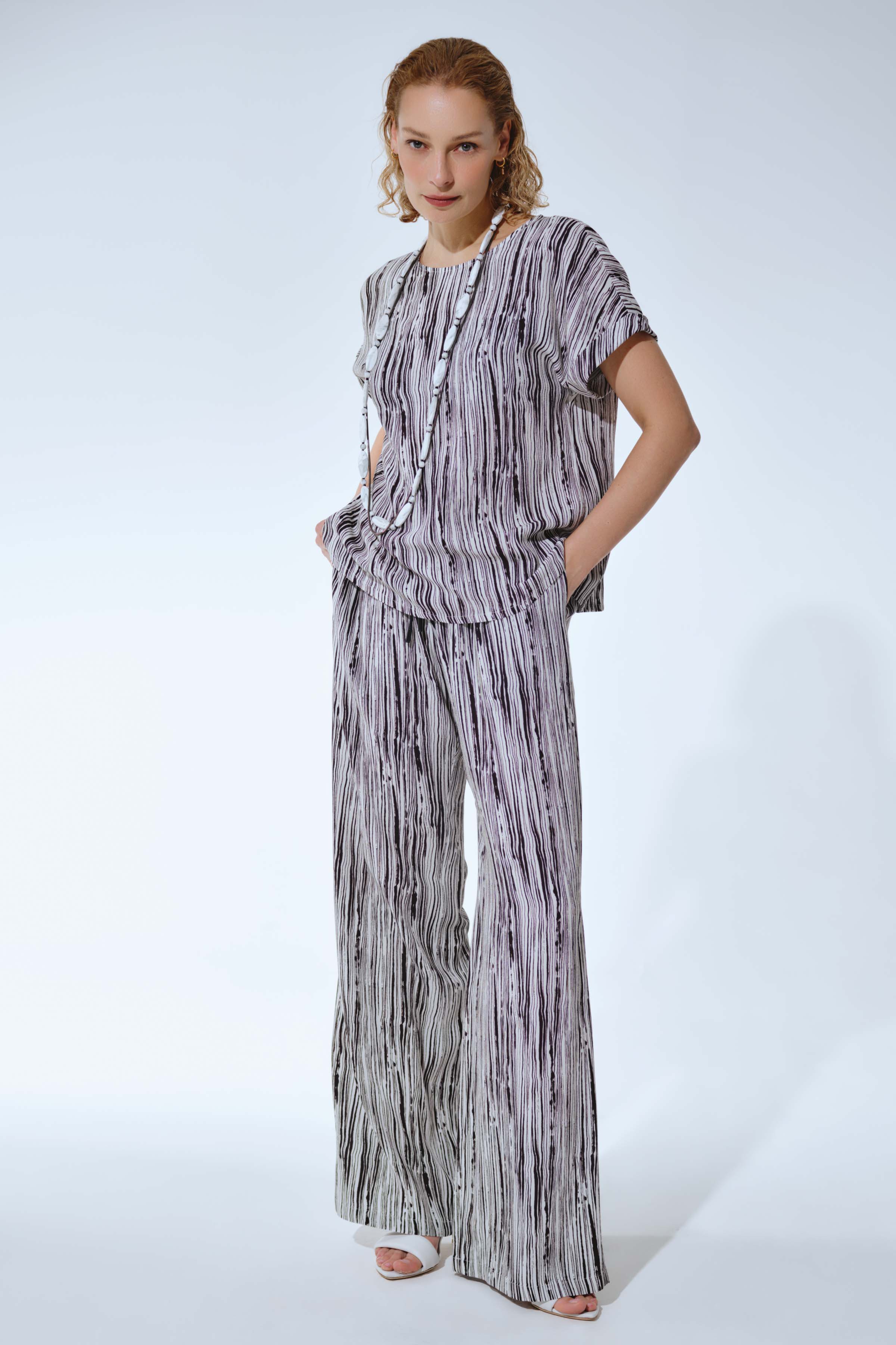 Блуза Короткая, штрихи  от Lesel (Лесель)! Заказывайте по ✆ 8 (800) 777 02 37