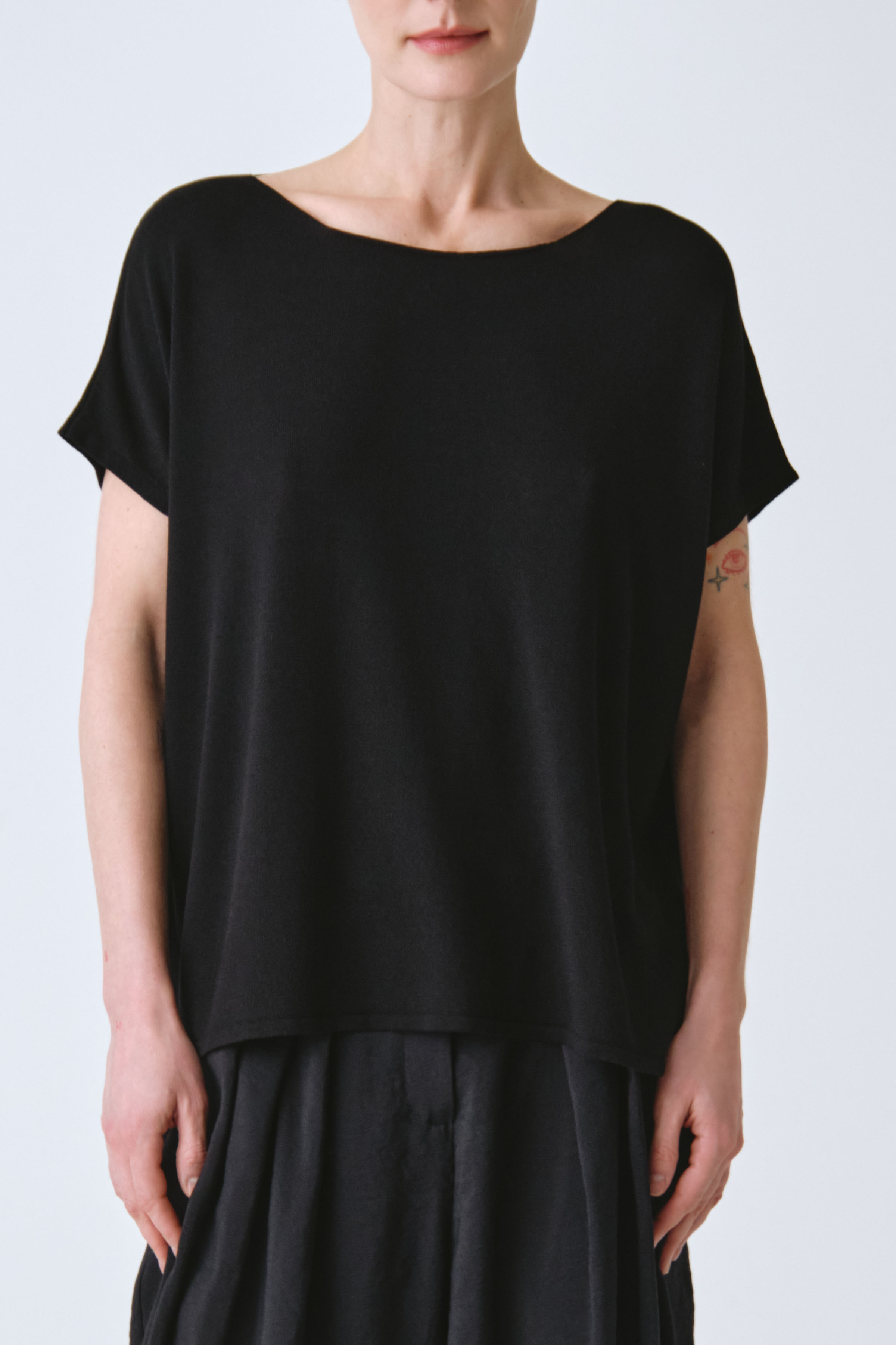 Джемпер с коротким рукавом База