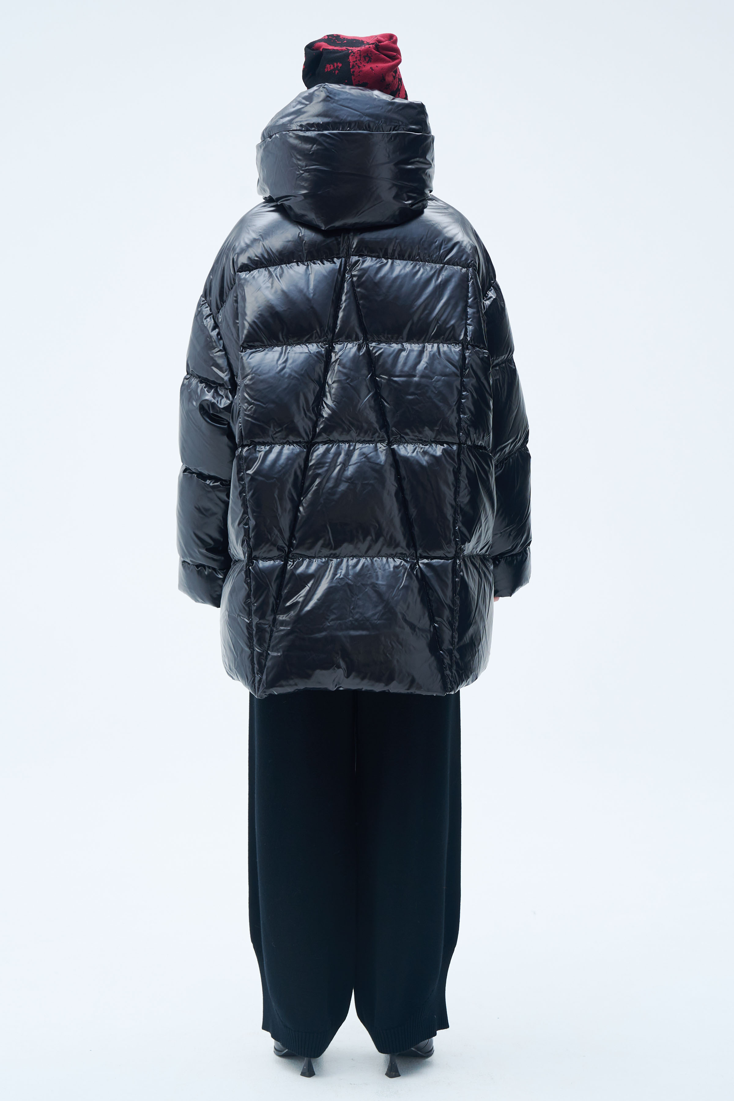 Куртка пуховая пончо-квадрат 79 Гербарий (herbal), 00 Черный (noir), 38 Джинсовый (denim) от Lesel (Лесель)! Заказывайте по ✆ 8 (800) 777 02 37