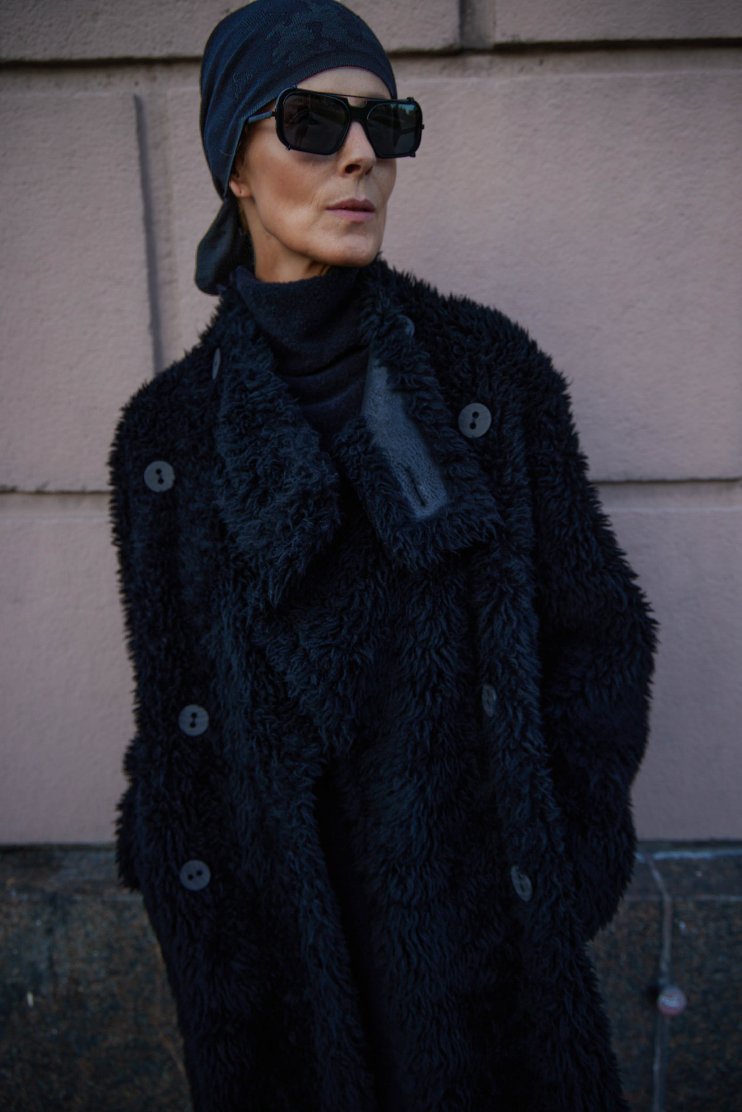 Косынка Кора 78 Полутень (penombre), 12 Серый камень (pierre grise), 00 Черный (noir) от Lesel (Лесель)! Заказывайте по ✆ 8 (800) 777 02 37