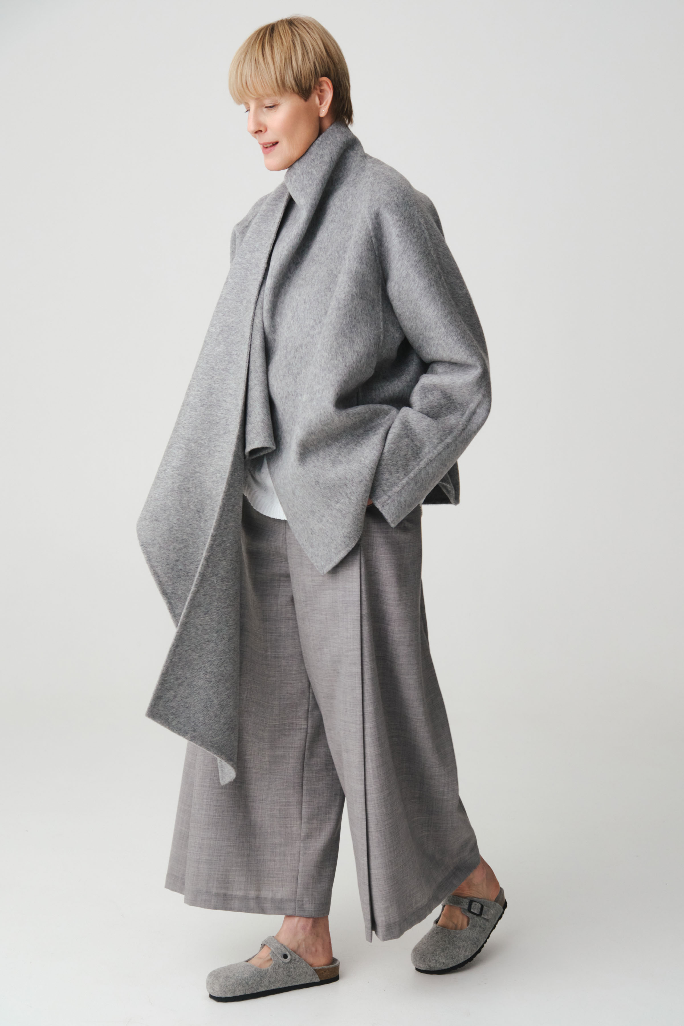 Пальто с палантином короткое, дабл кашемир