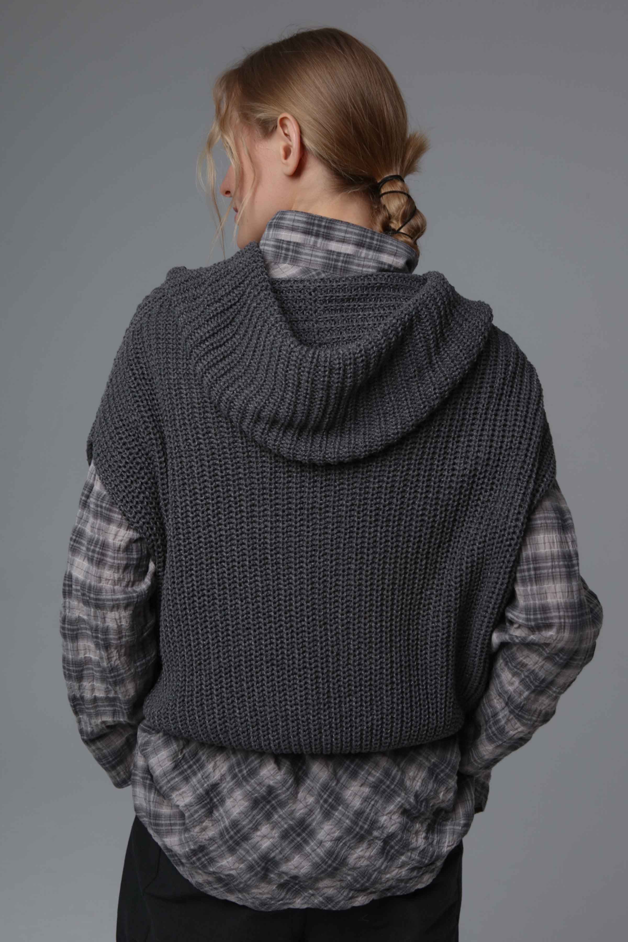 Жилет с капюшоном цельновяз  от Lesel (Лесель)! Заказывайте по ✆ 8 (800) 777 02 37