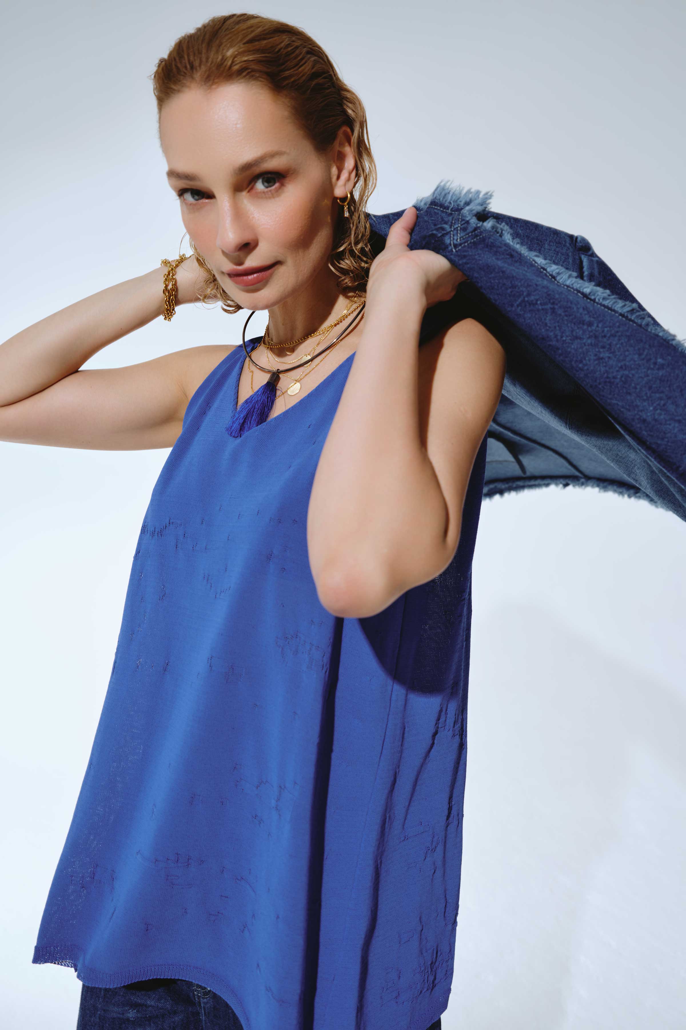 Топ удлиненный с разрезом 36 Электрик (electrique) от Lesel (Лесель)! Заказывайте по ✆ 8 (800) 777 02 37