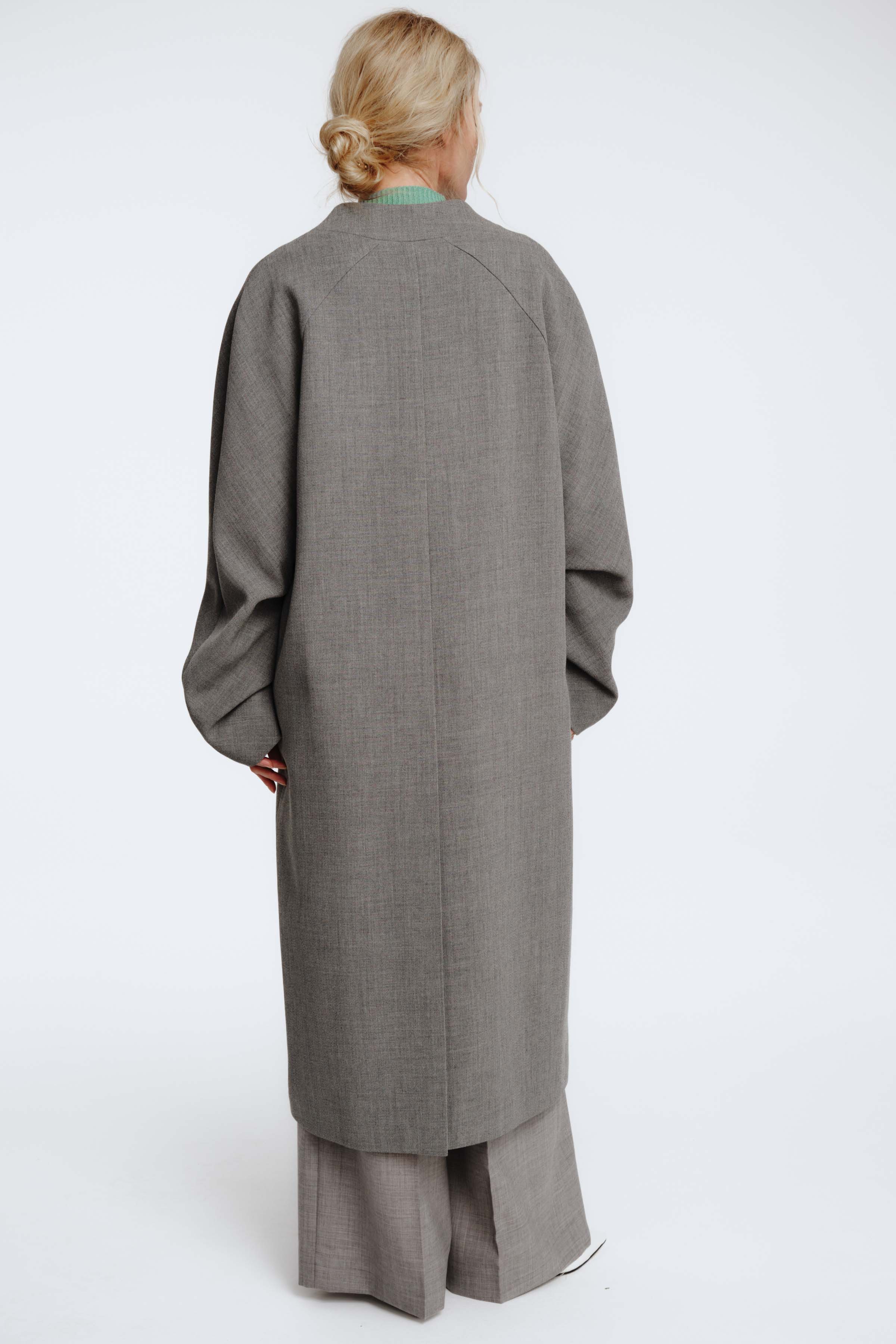 Пальто свободное, реглан на подкладке 15 Серый меланж (melange gris), 00 Черный (noir) от Lesel (Лесель)! Заказывайте по ✆ 8 (800) 777 02 37