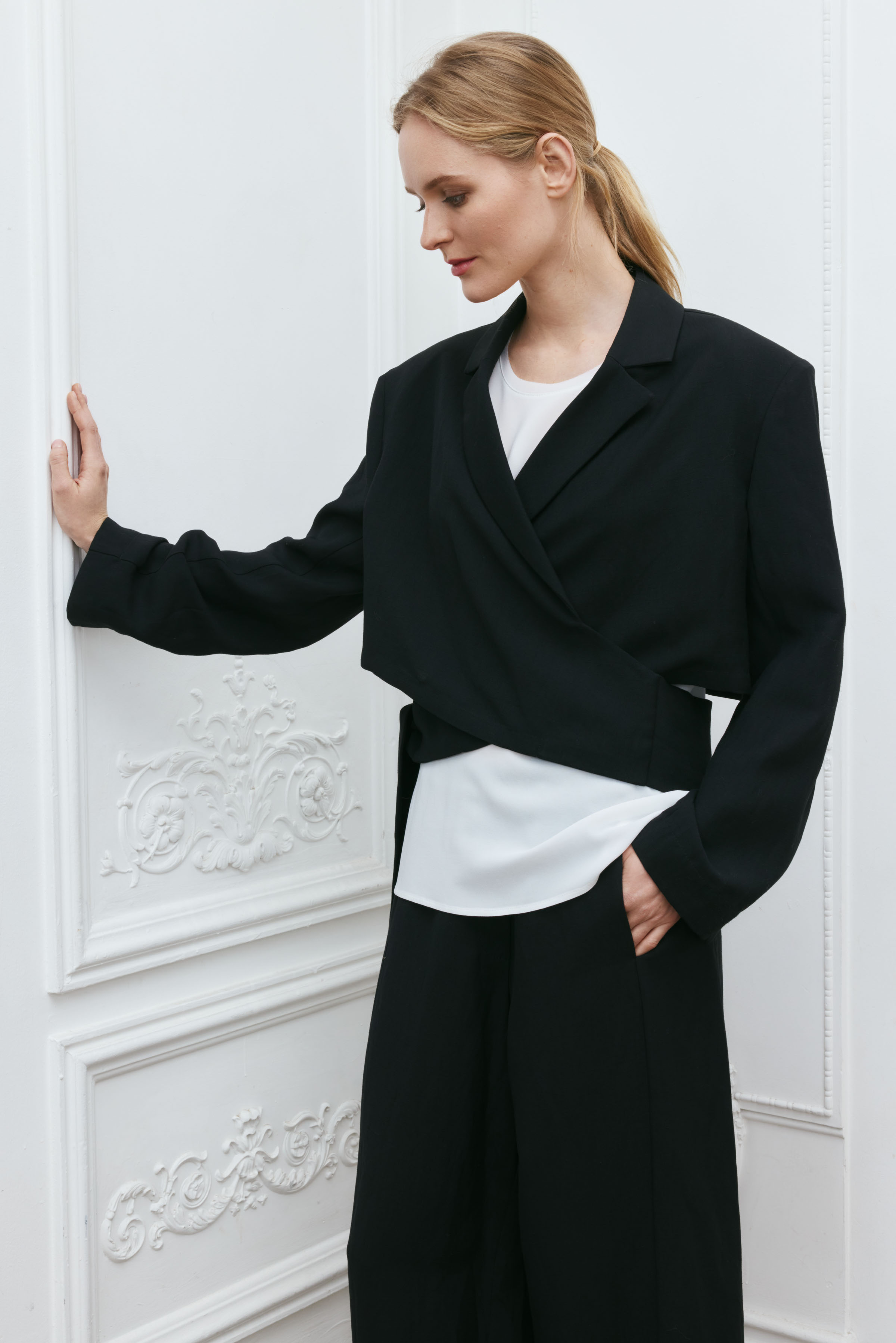 Жакет болеро с расширенным плечом 00 Черный (noir) от Lesel (Лесель)! Заказывайте по ✆ 8 (800) 777 02 37