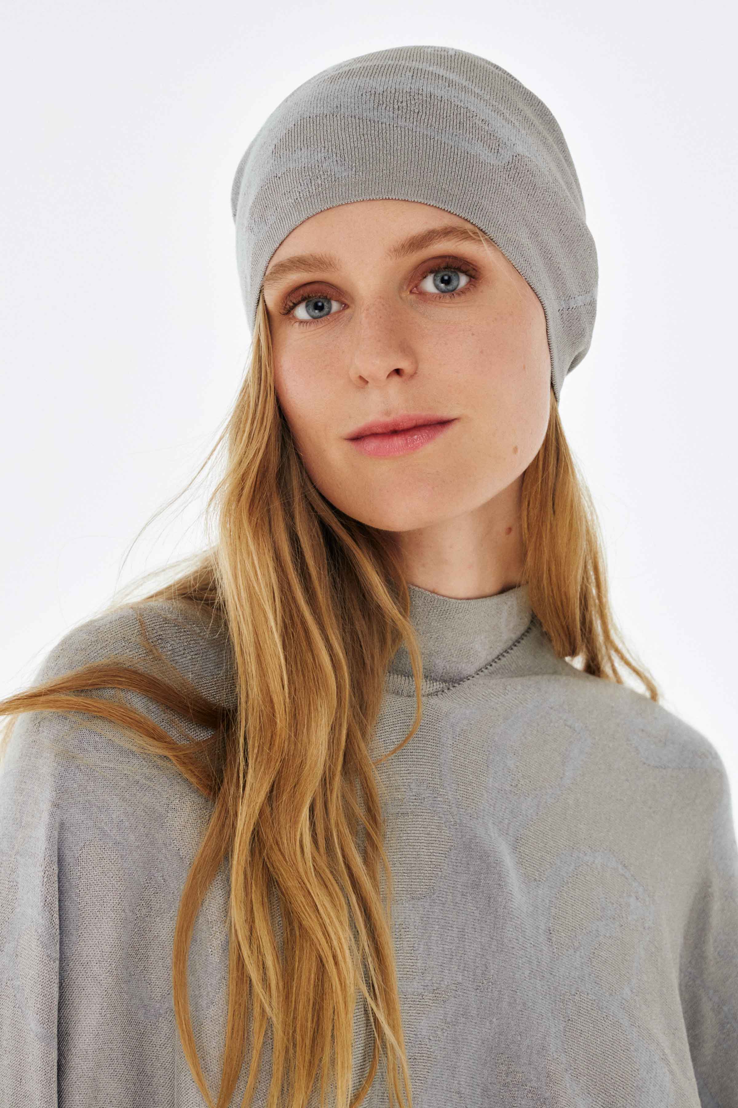 Шапка Орхидея 10 Серый (grise) от Lesel (Лесель)! Заказывайте по ✆ 8 (800) 777 02 37