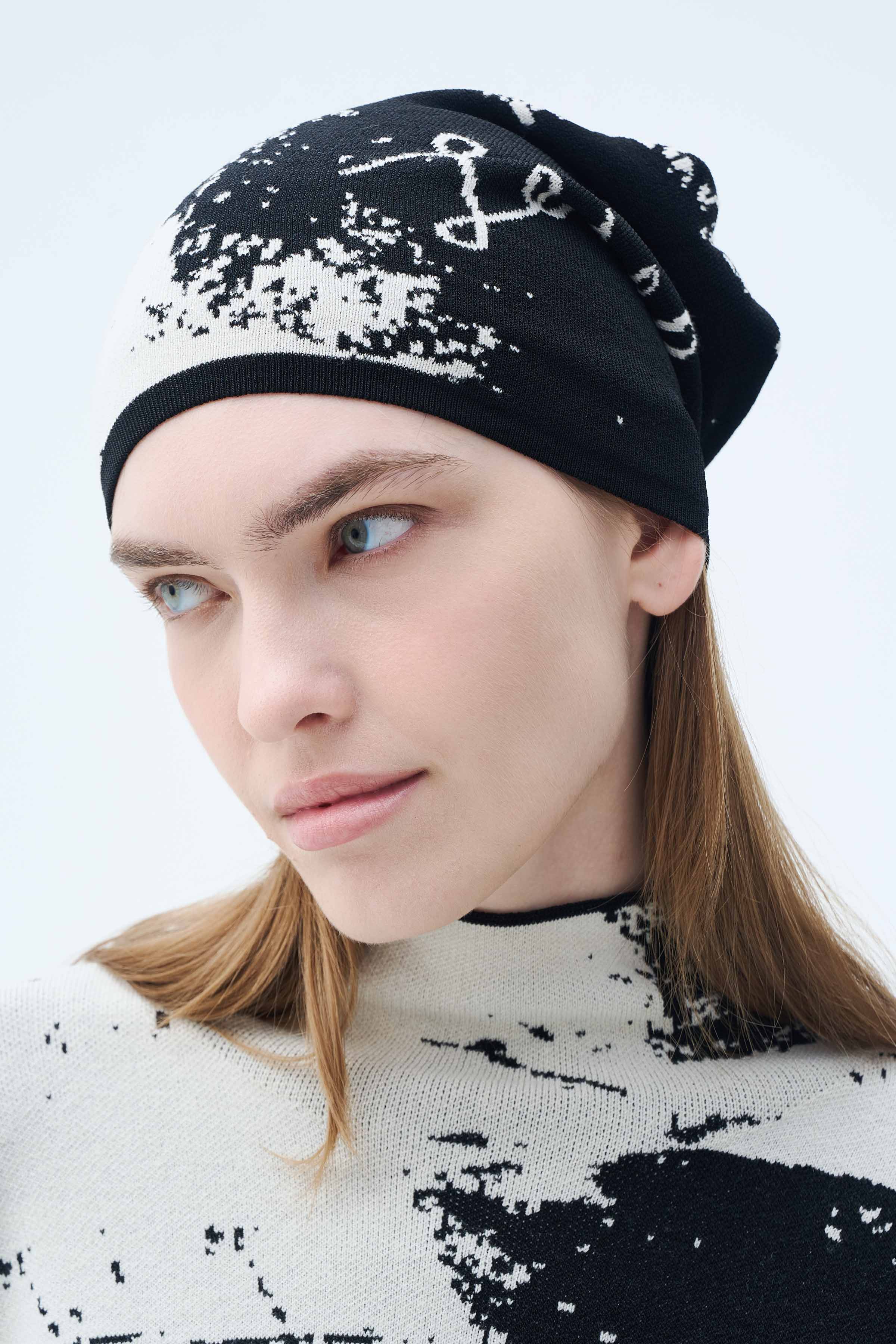 Шапка Инь-Ян 00 Черный (noir) от Lesel (Лесель)! Заказывайте по ✆ 8 (800) 777 02 37