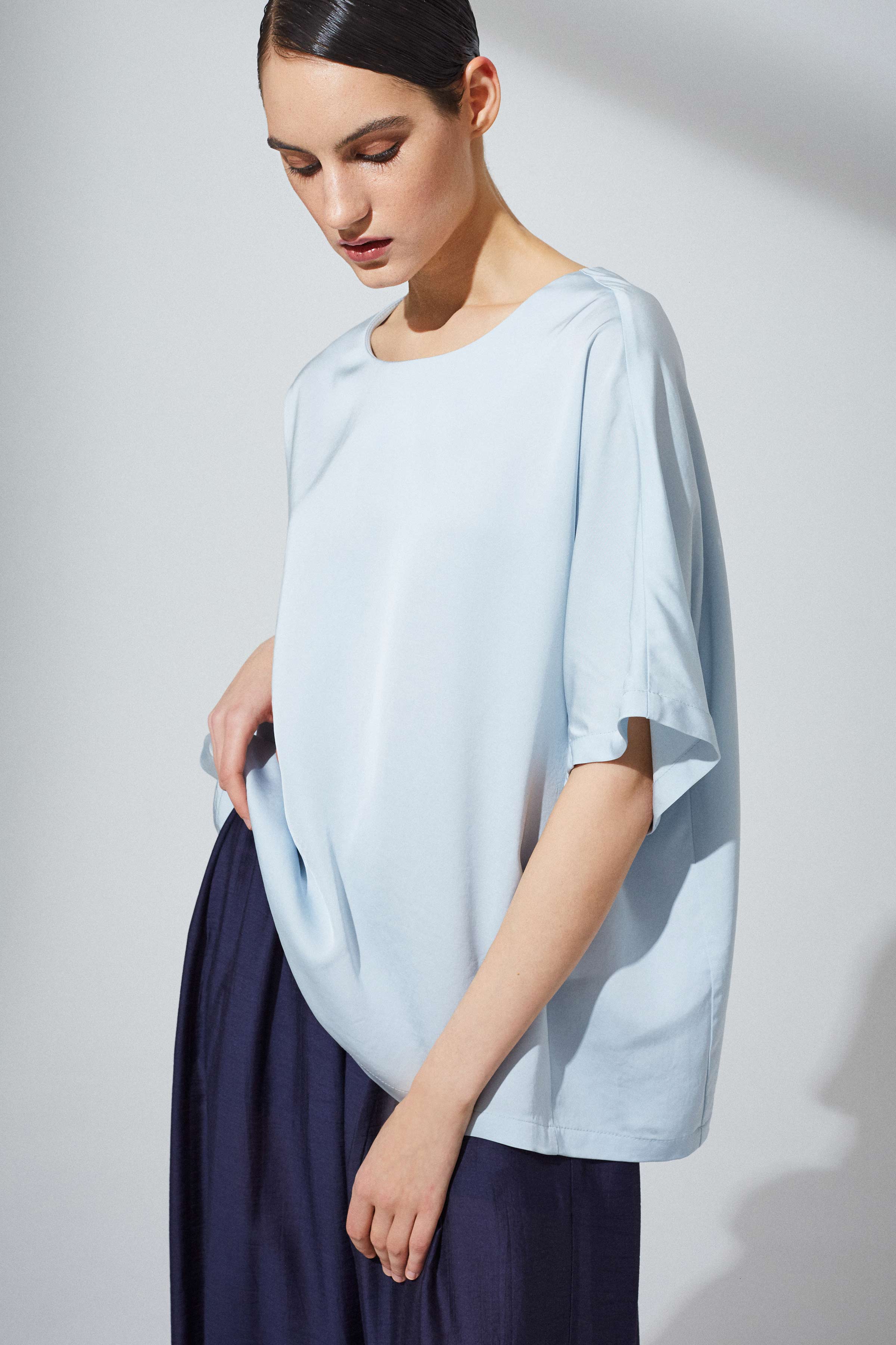Блуза «Атласная, база»   34 Голубой лед (glace bleue), 34 Голубой агат (agate bleue) от Lesel (Лесель)! Заказывайте по ✆ 8 (800) 777 02 37