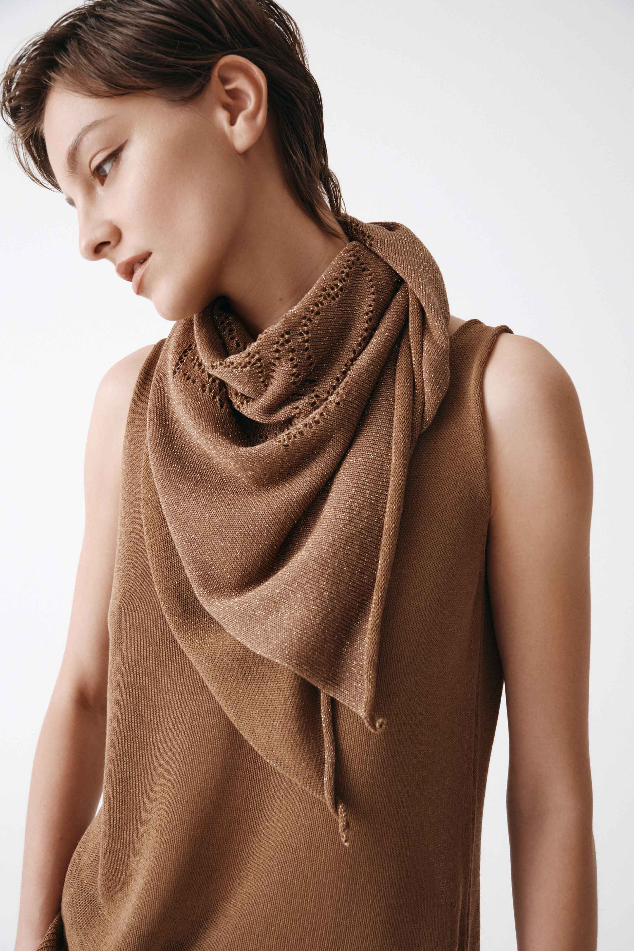 Платок Графика  от Lesel (Лесель)! Заказывайте по ✆ 8 (800) 777 02 37