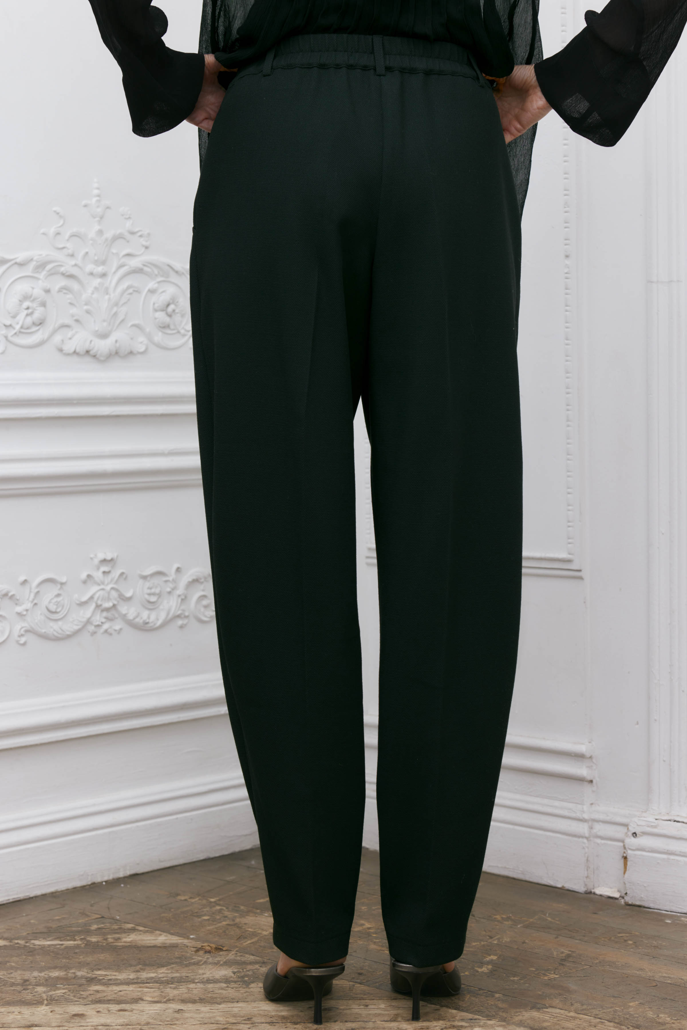 Брюки овал со стрелкой