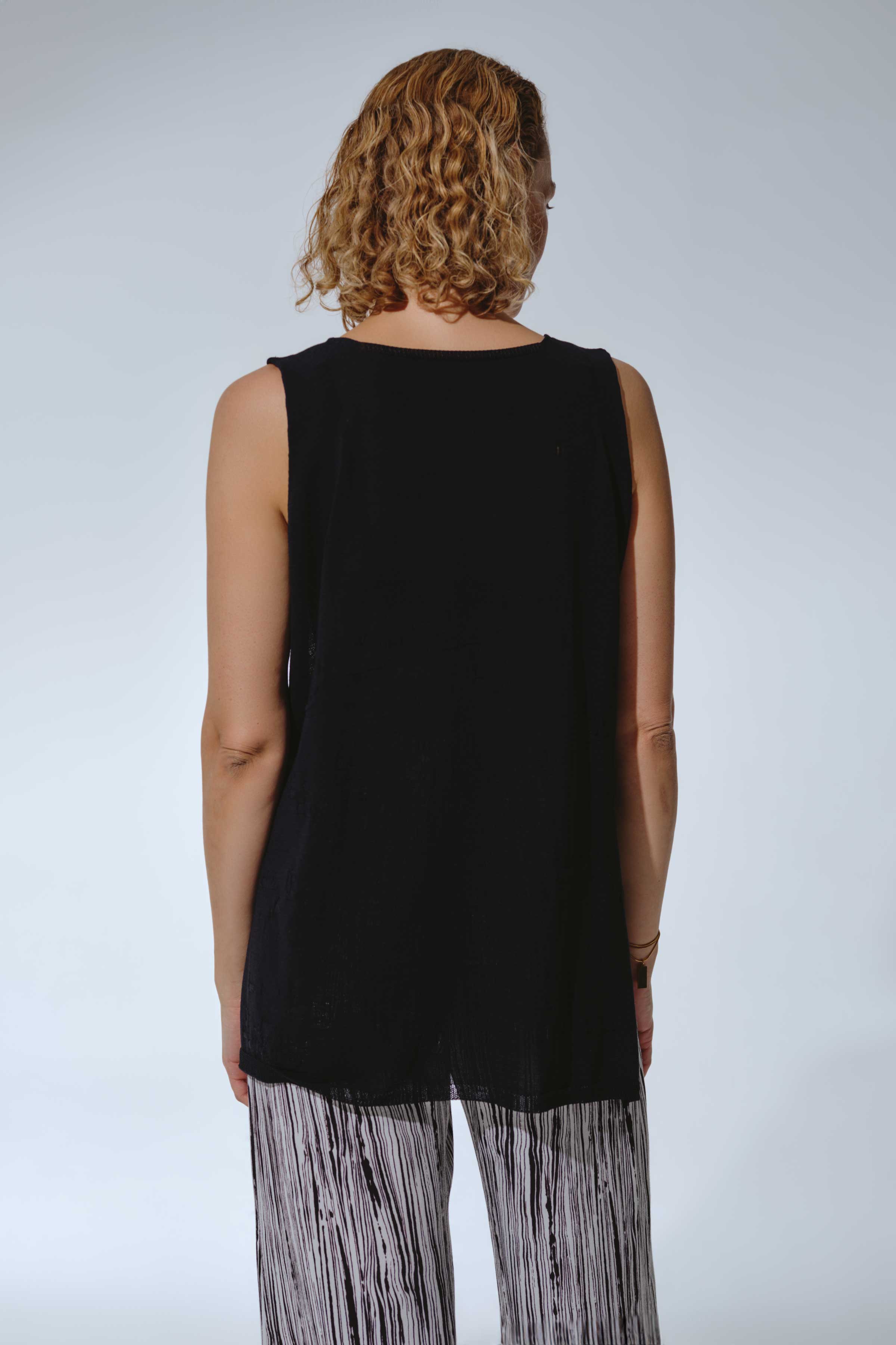 Топ удлиненный с разрезом 03 Кварц (quartz), 00 Черный (noir) от Lesel (Лесель)! Заказывайте по ✆ 8 (800) 777 02 37