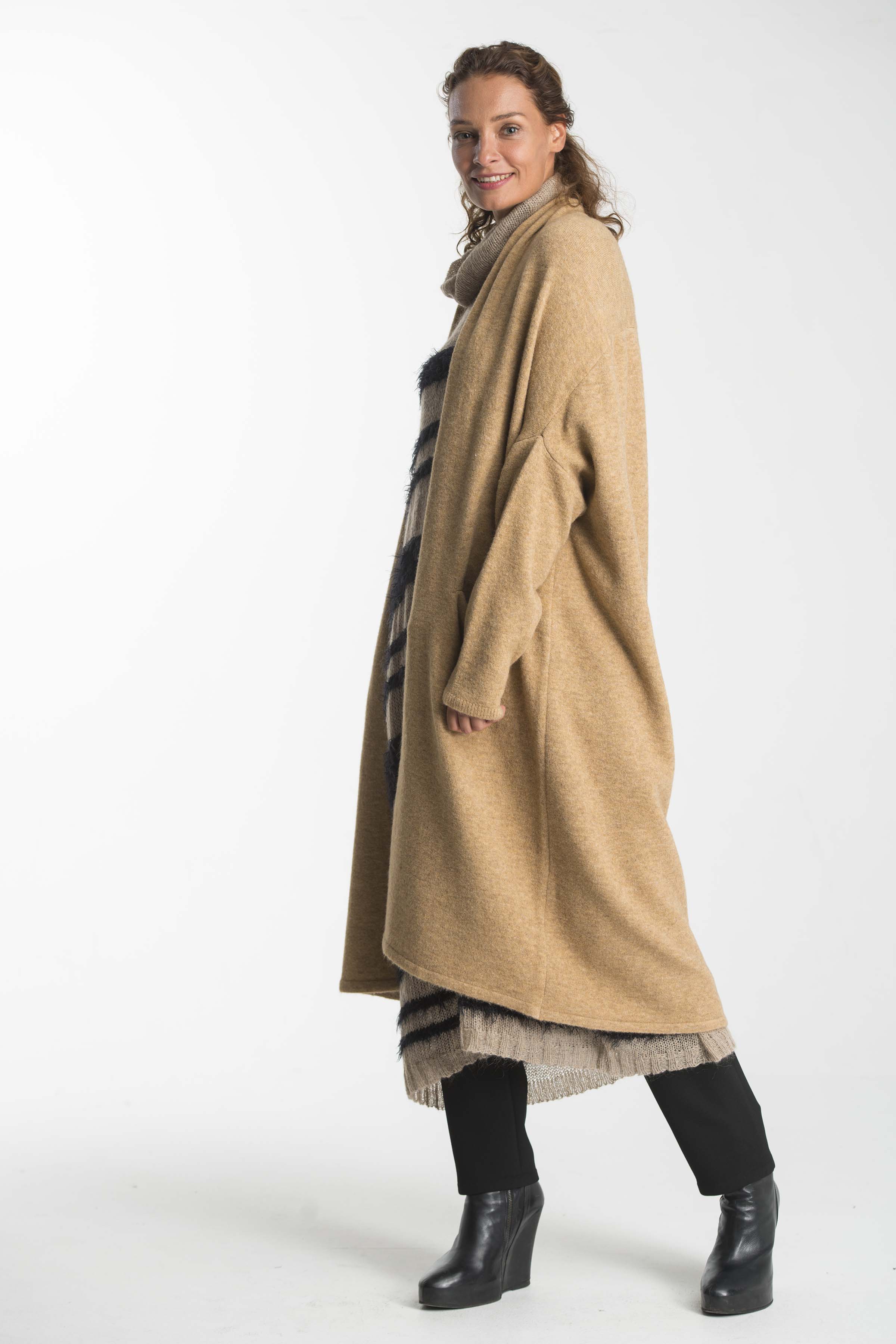 Кардиган длинный 04 Бежевый (beige) от Lesel (Лесель)! Заказывайте по ✆ 8 (800) 777 02 37