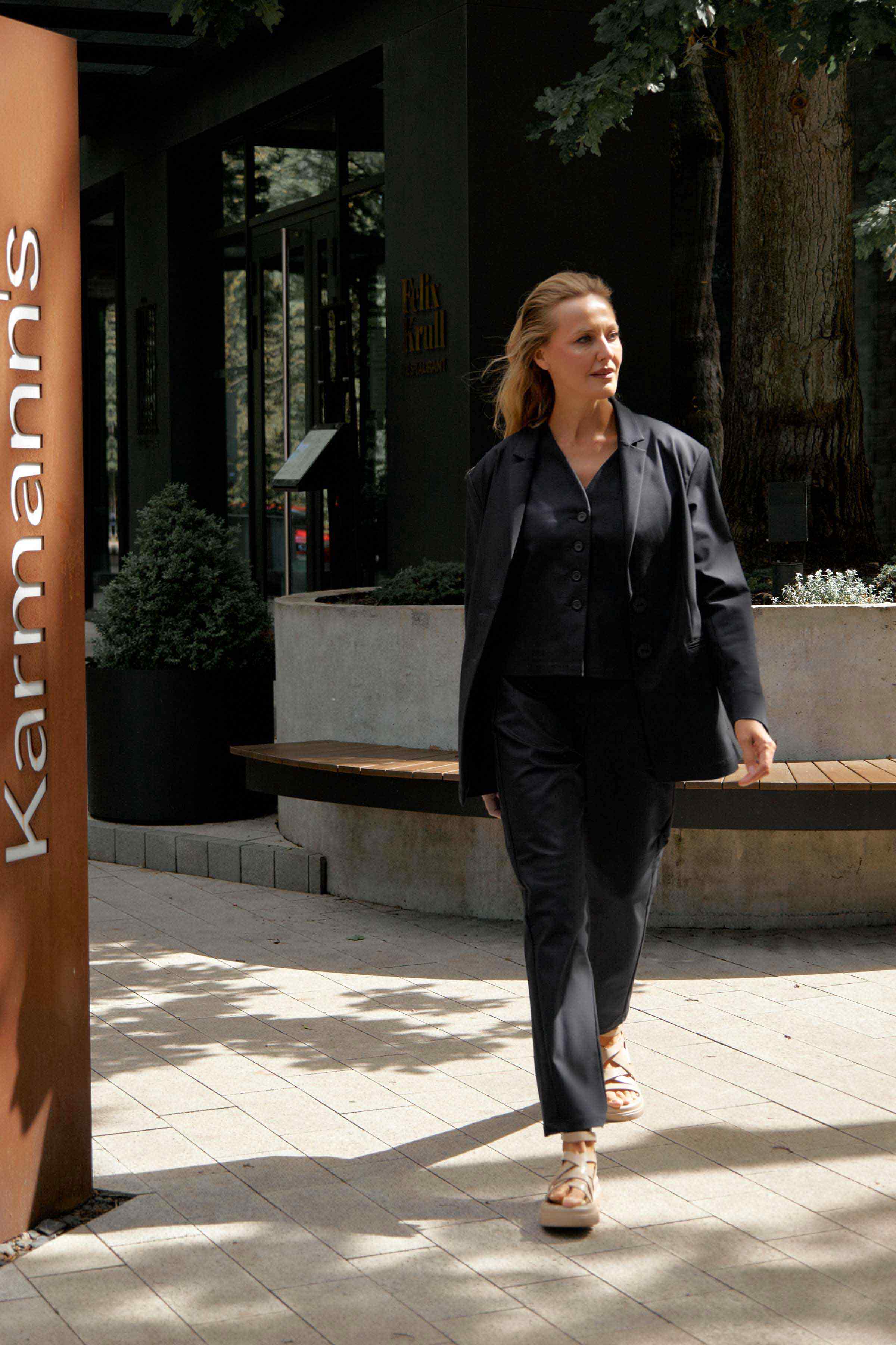 Жакет На 2 пуговицы, эластичный хлопок 32 Сумерки (crepuscule), 00 Черный (noir) от Lesel (Лесель)! Заказывайте по ✆ 8 (800) 777 02 37