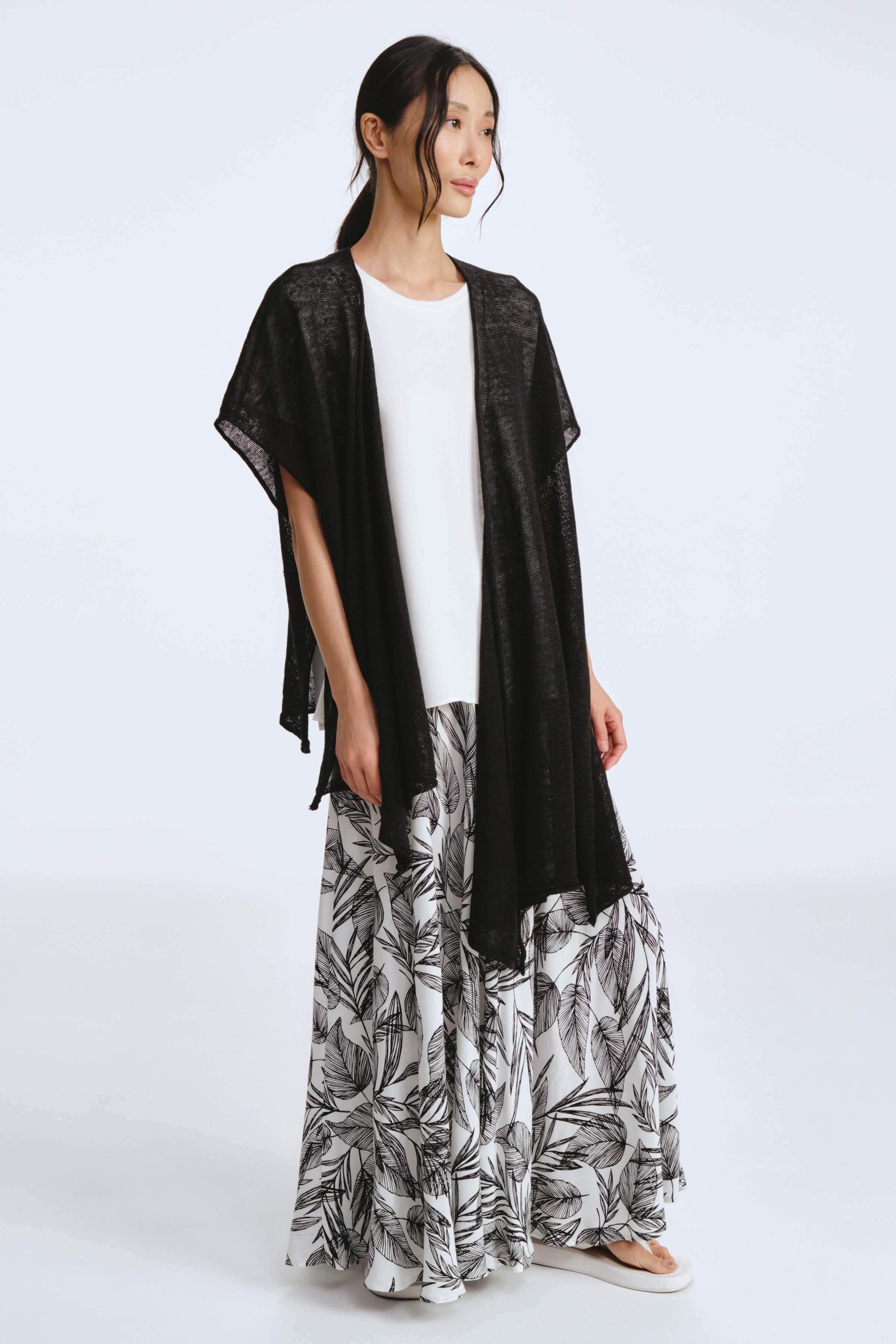 Жилет Лён 00 Черный (noir) от Lesel (Лесель)! Заказывайте по ✆ 8 (800) 777 02 37