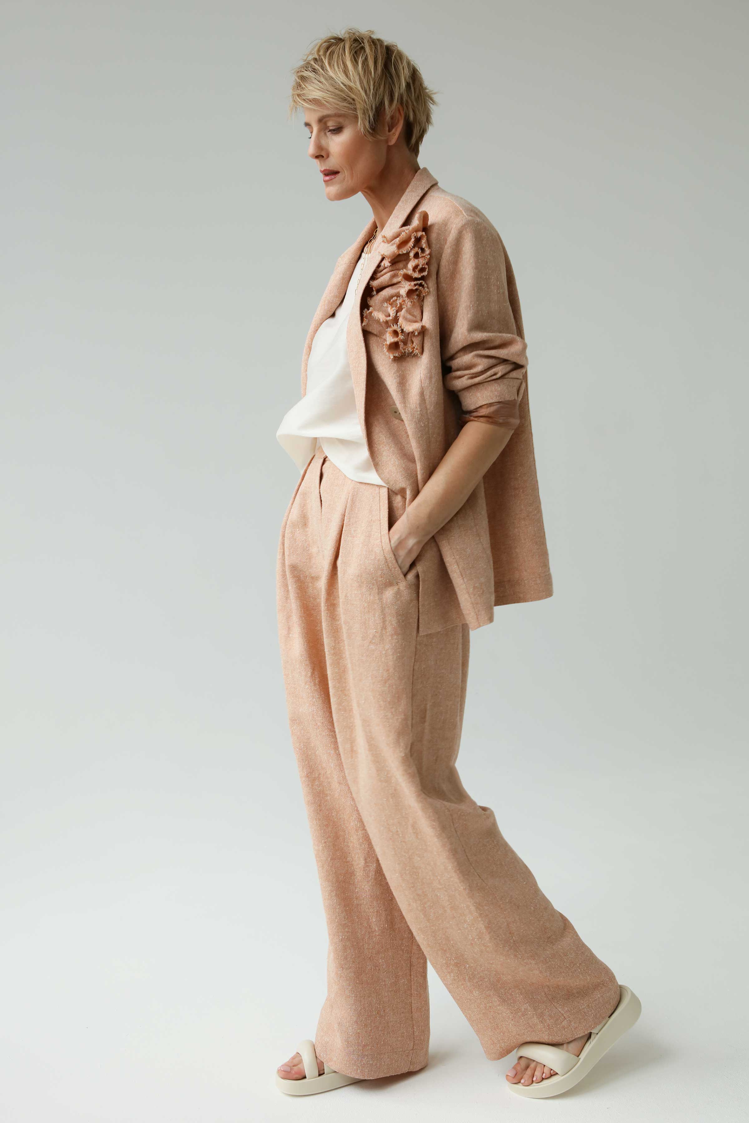 Брюки Прямые со складками, ёлочка  от Lesel (Лесель)! Заказывайте по ✆ 8 (800) 777 02 37