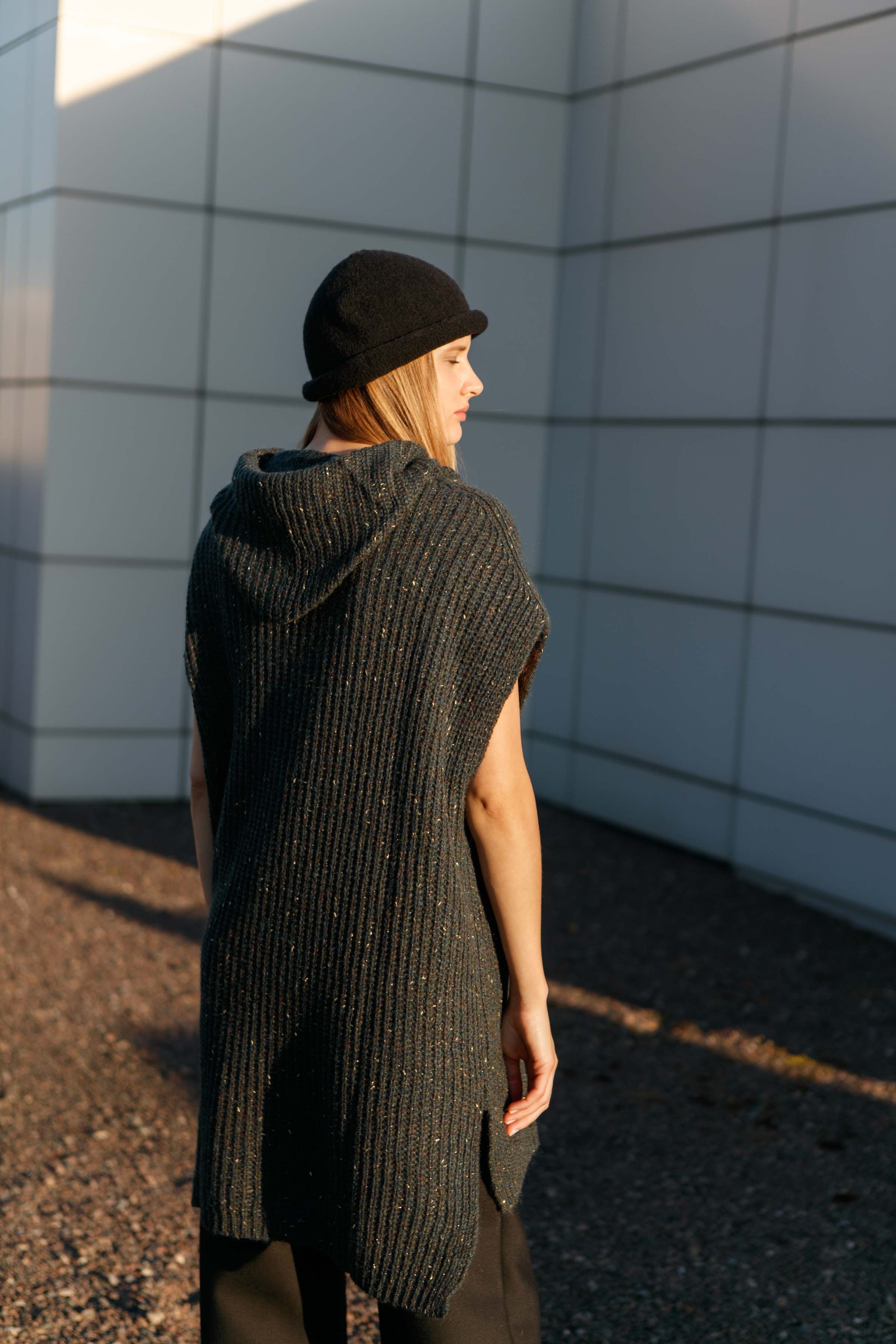 Туника с капюшоном