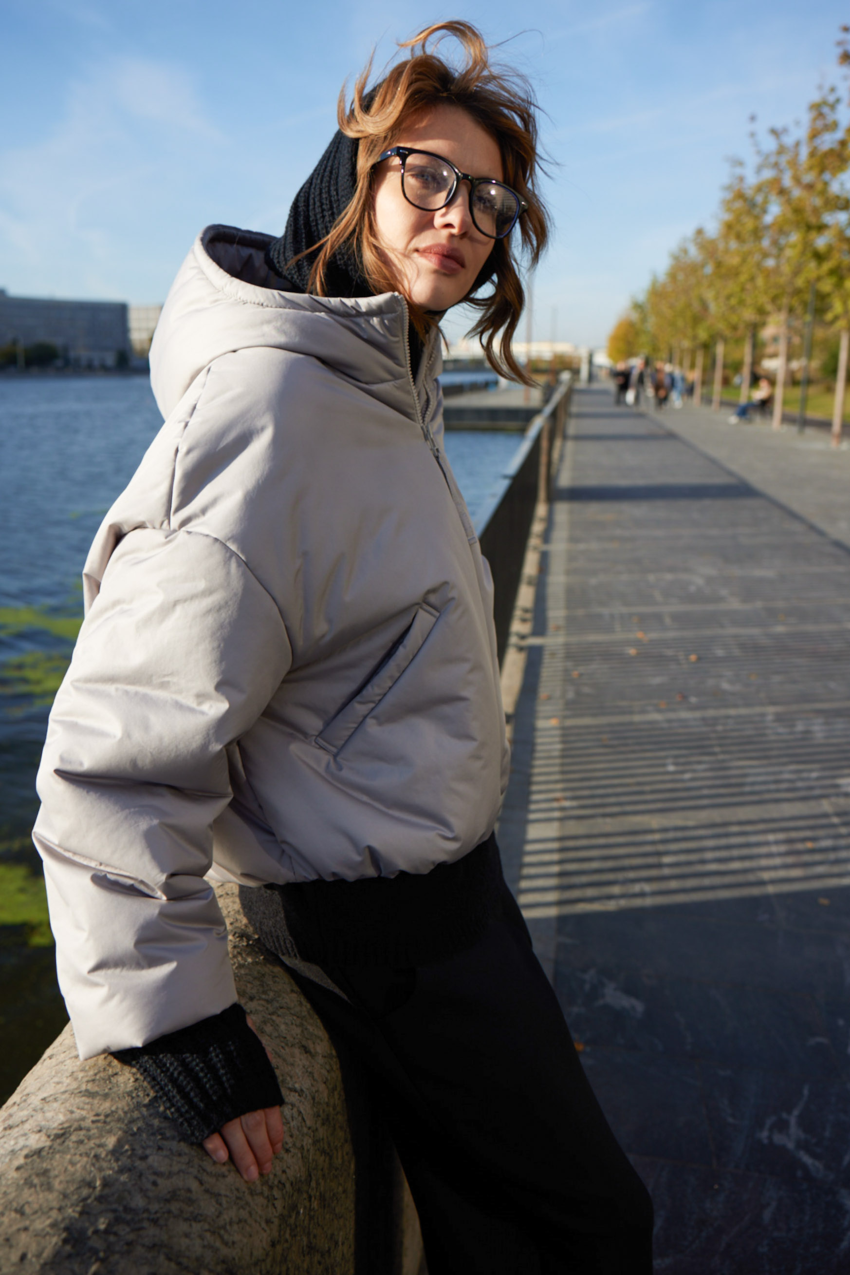 Куртка короткая, с капюшоном, гладкая 10 Серый (grise), 00 Черный (noir) от Lesel (Лесель)! Заказывайте по ✆ 8 (800) 777 02 37