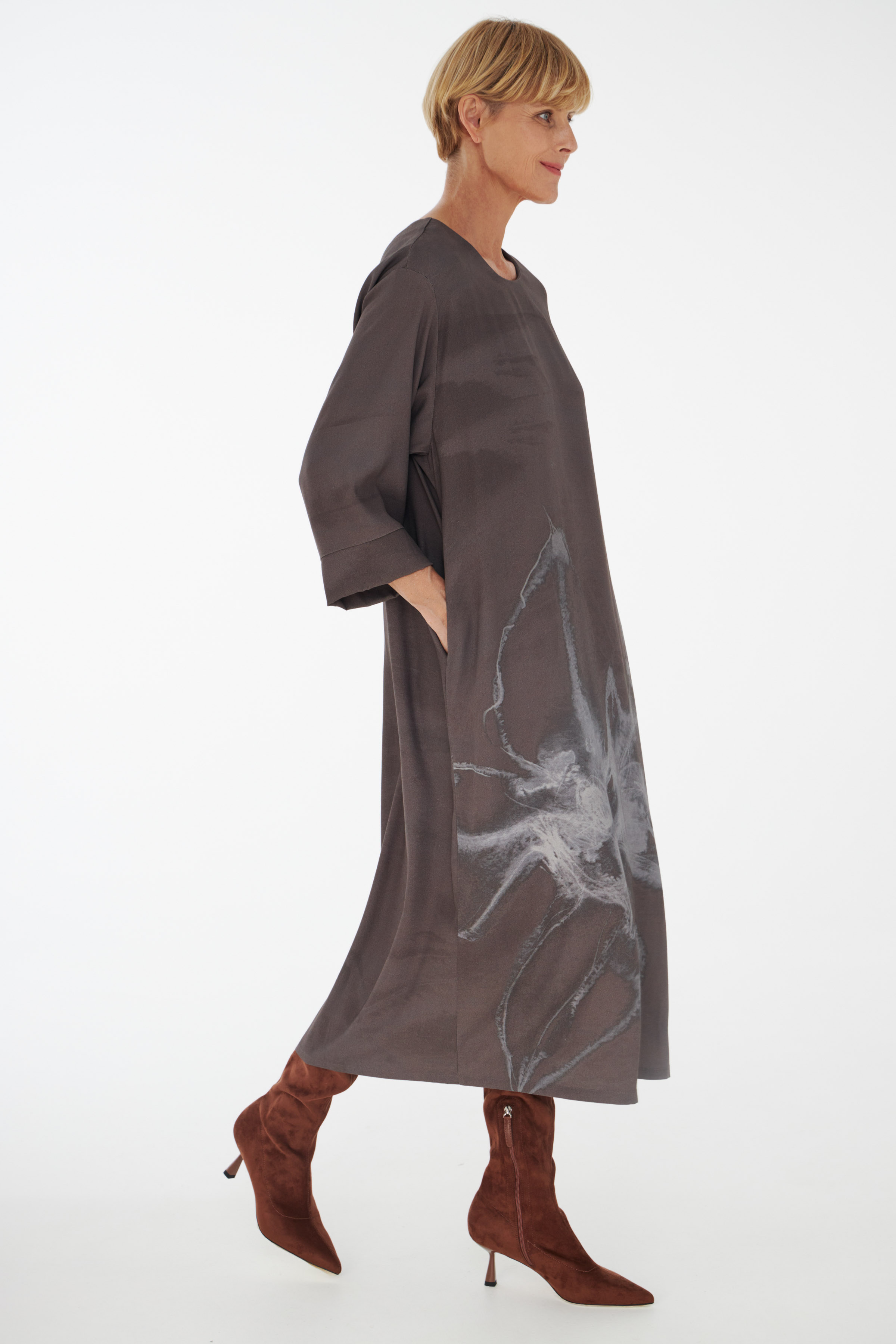 Платье свободное Цветок 78 Полутень (penombre), 00 Черный (noir) от Lesel (Лесель)! Заказывайте по ✆ 8 (800) 777 02 37