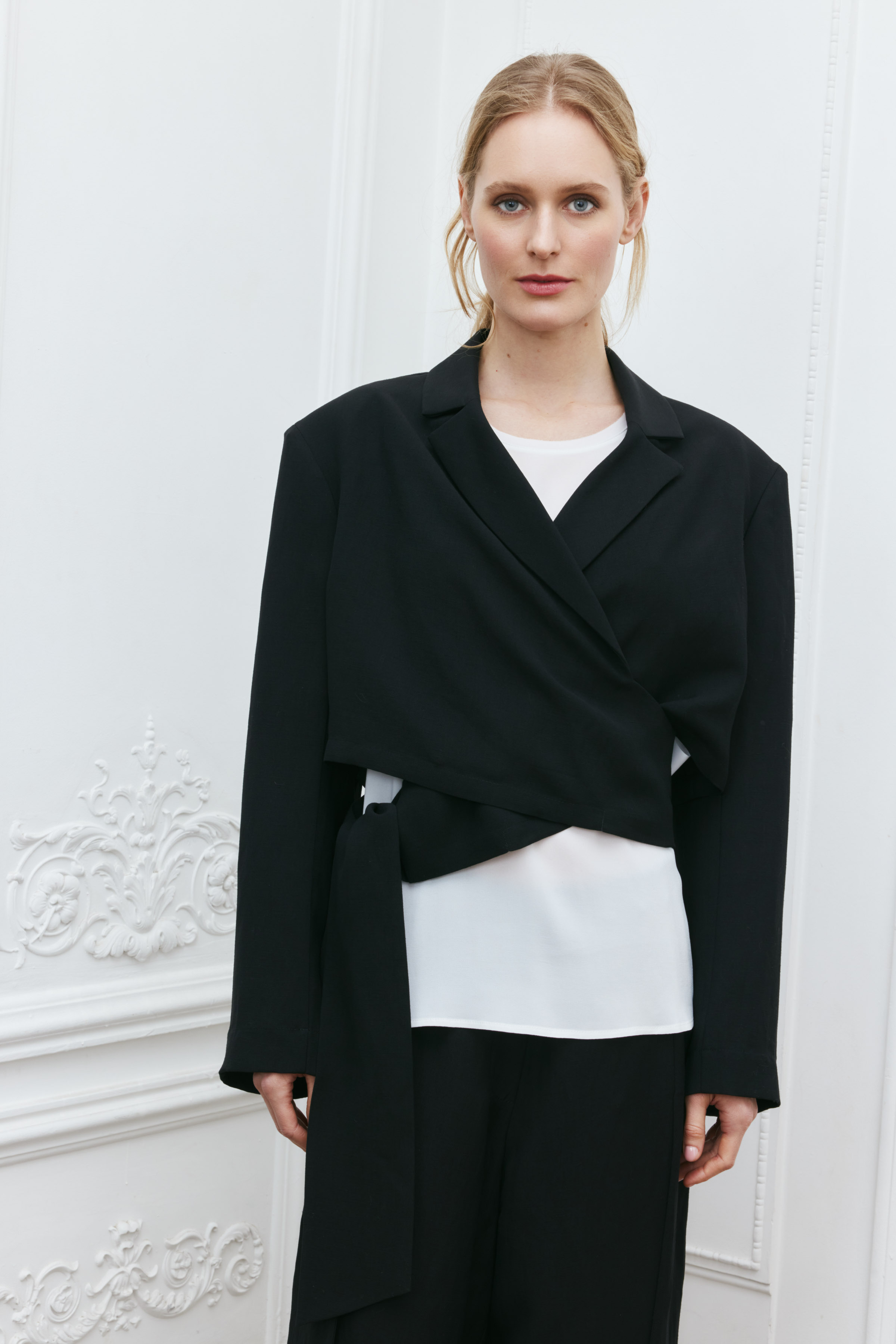 Жакет болеро с расширенным плечом 00 Черный (noir) от Lesel (Лесель)! Заказывайте по ✆ 8 (800) 777 02 37