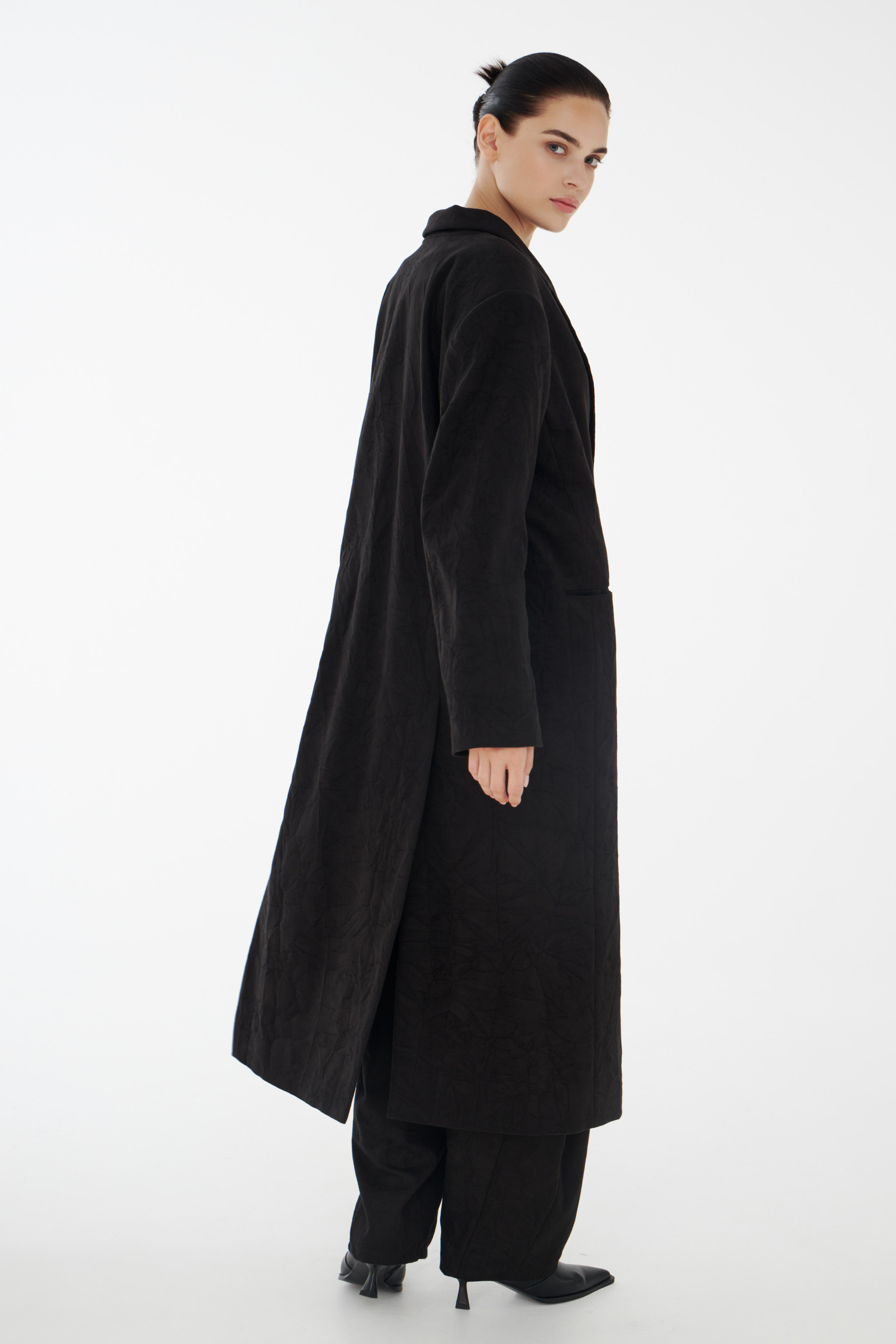 Пальто мятое, прямое на подкладке