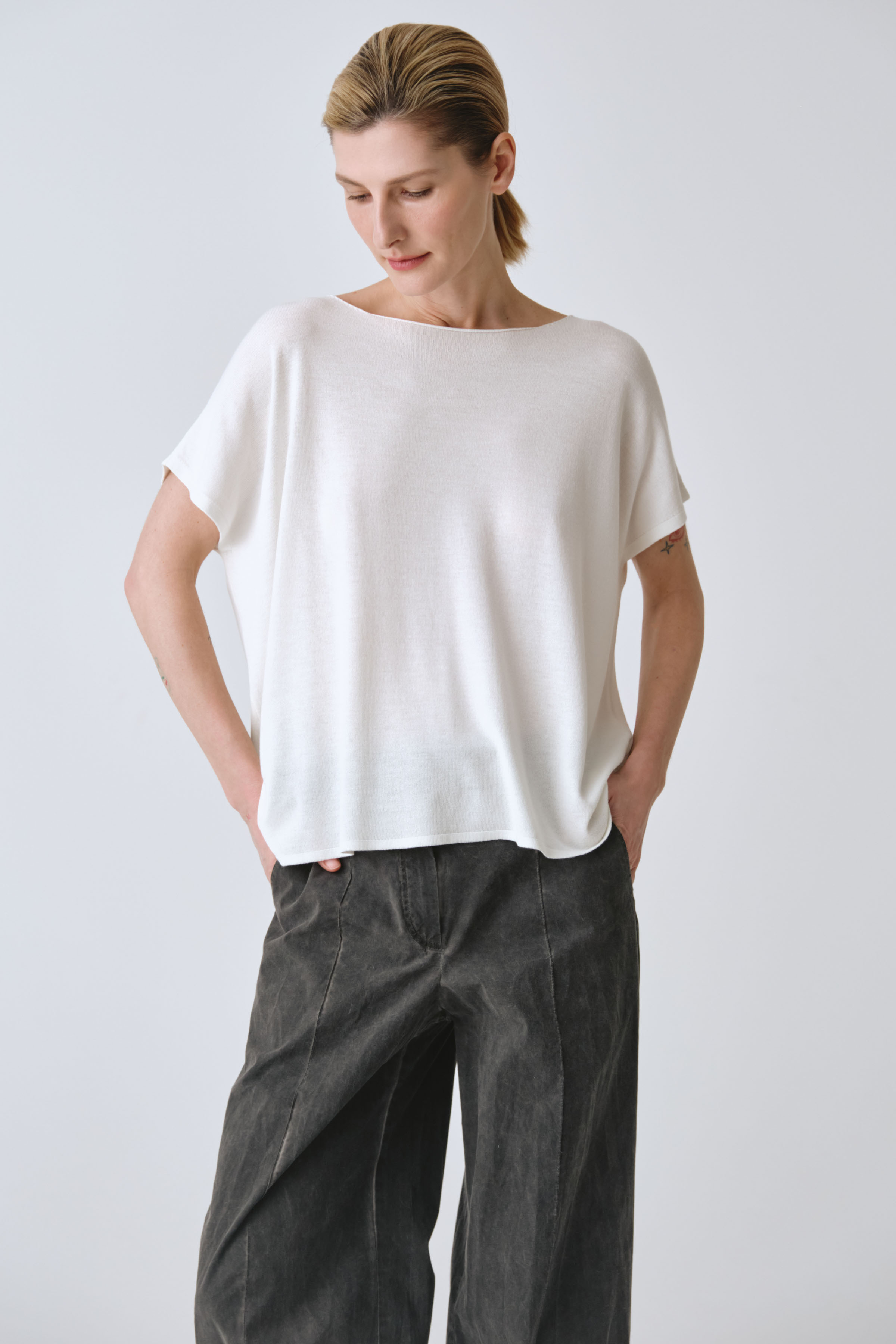 Джемпер с коротким рукавом База