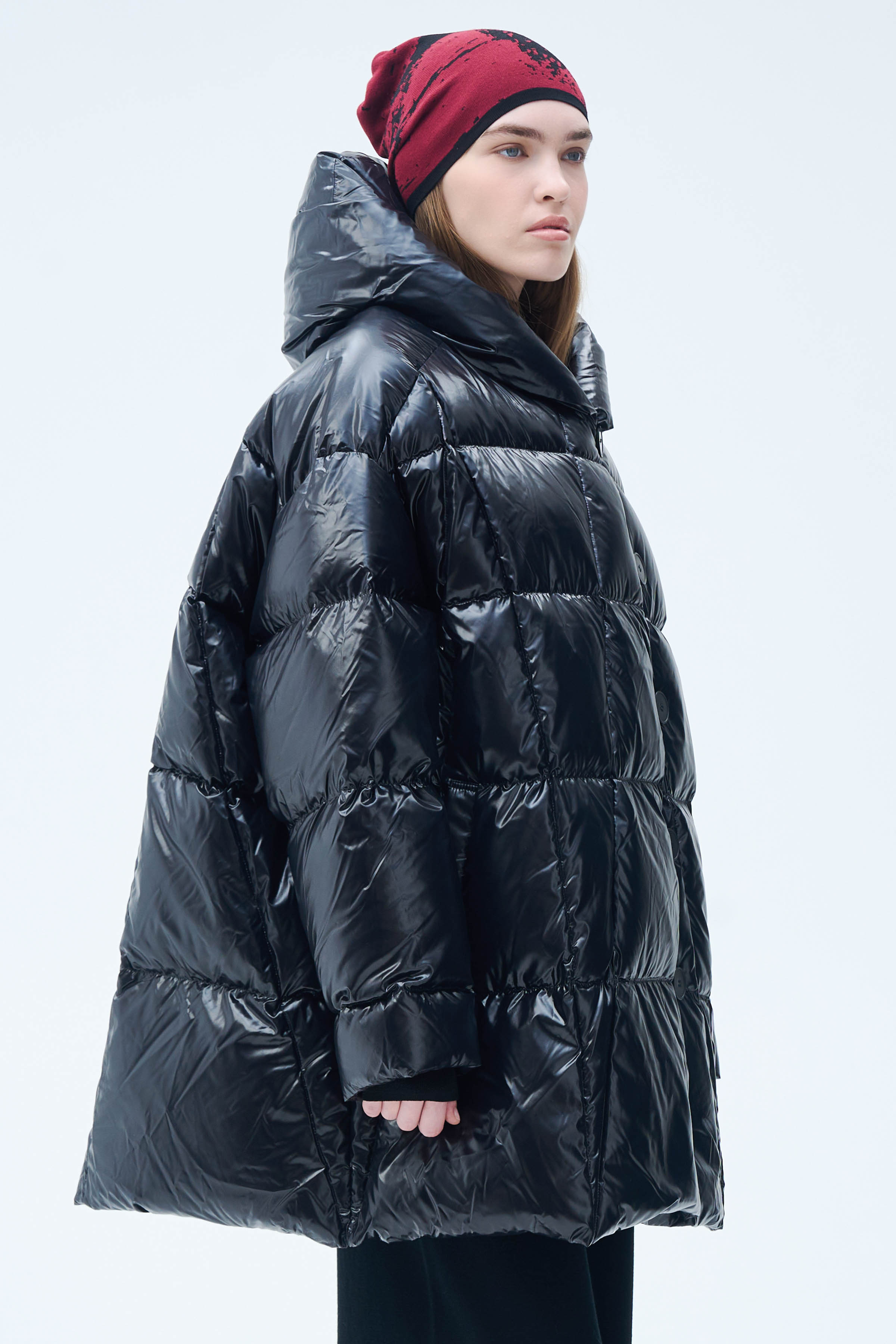 Куртка пуховая пончо-квадрат 79 Гербарий (herbal), 00 Черный (noir), 38 Джинсовый (denim) от Lesel (Лесель)! Заказывайте по ✆ 8 (800) 777 02 37