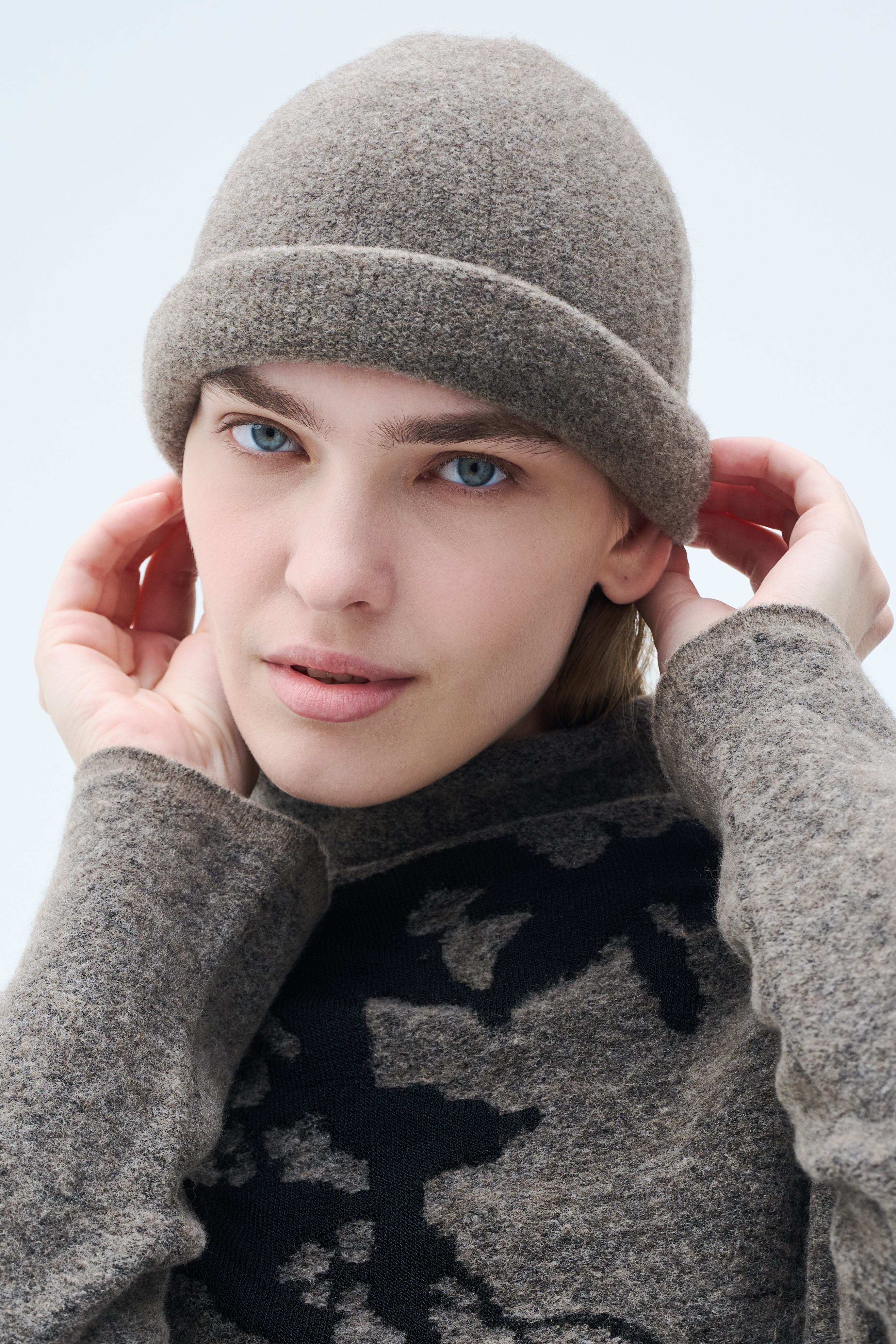 Шапка Овал 09 Беж-меланж (melange beige) от Lesel (Лесель)! Заказывайте по ✆ 8 (800) 777 02 37