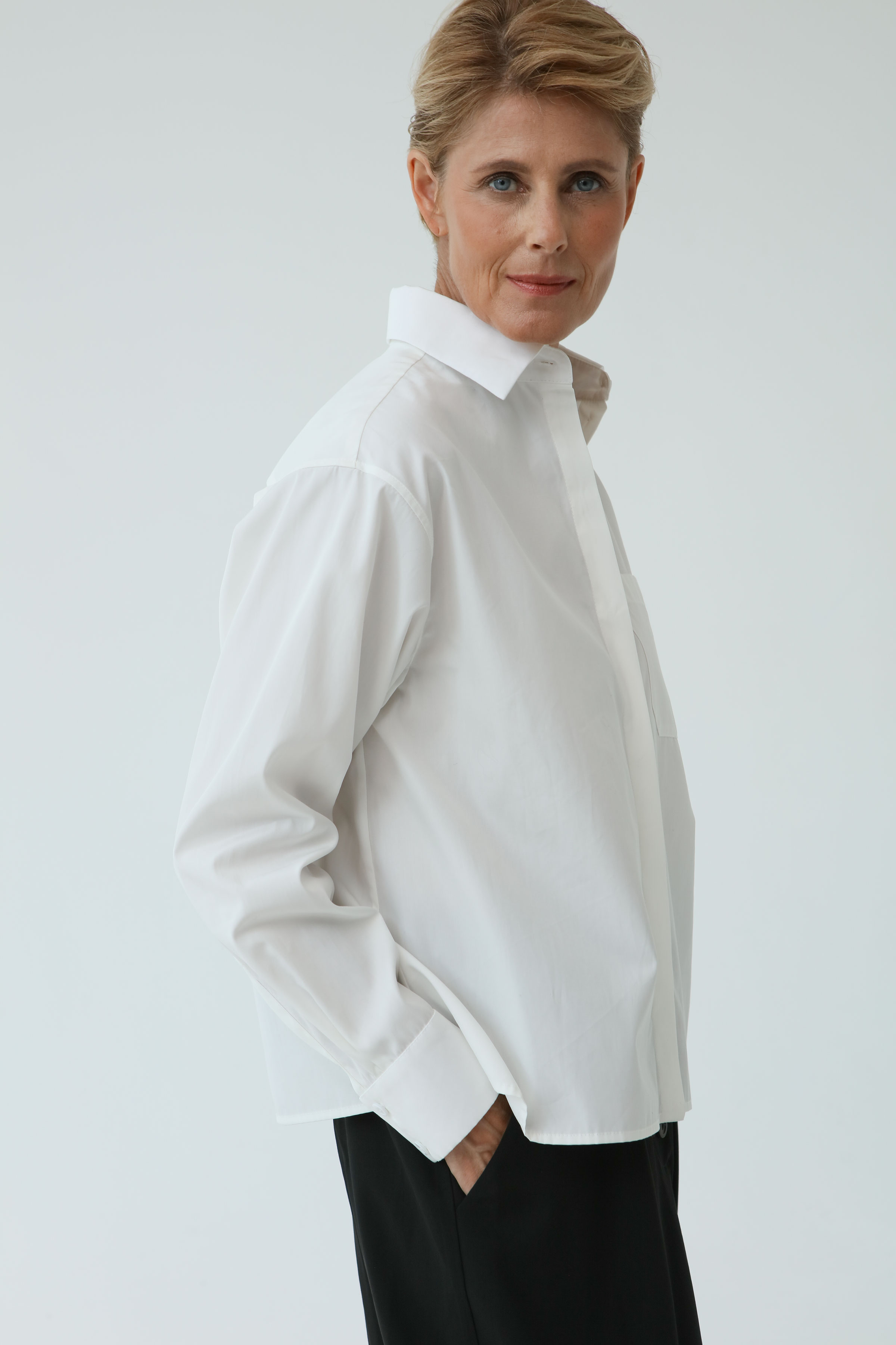 Блуза рубашка с декором